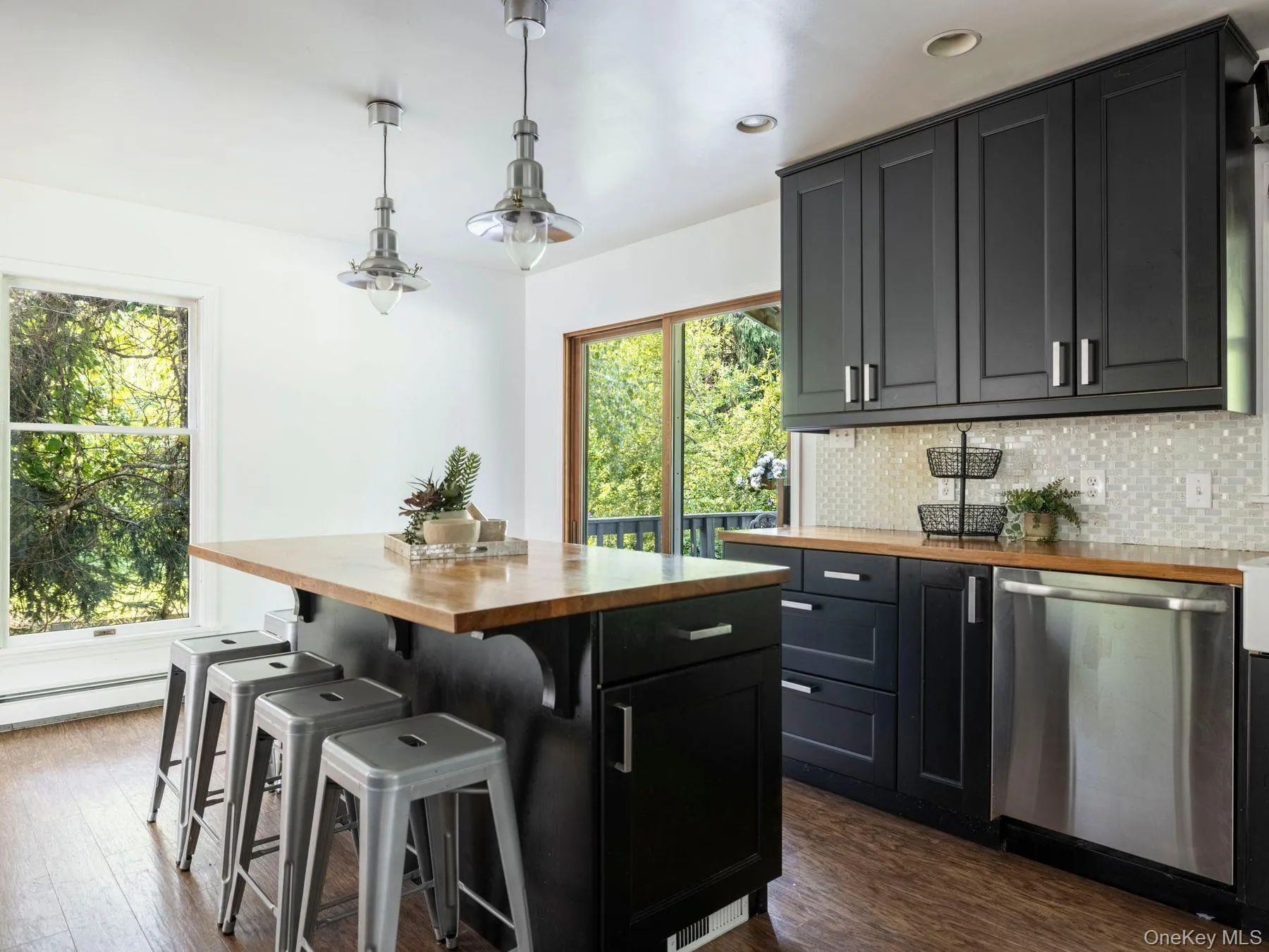 233 Queens Highway, Rochester, NY, 4 Bedrooms Bedrooms, 11 Rooms Rooms,2 BathroomsBathrooms,Residential,For Rent,Queens,0,1038282 233 Queens Highway, Rochester, NY, 4 Bedrooms Bedrooms, 11 Rooms Rooms,2 BathroomsBathrooms,Residential,For Rent,Queens,0,1038282