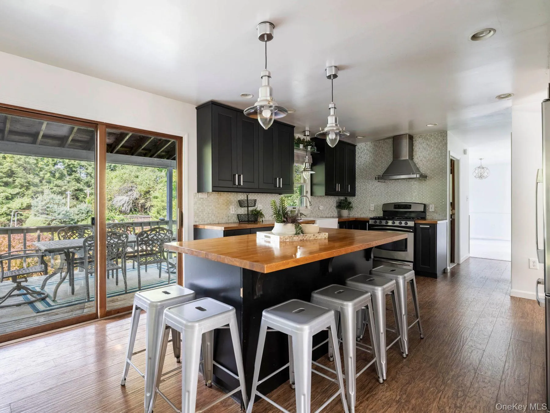 233 Queens Highway, Rochester, NY, 4 Bedrooms Bedrooms, 11 Rooms Rooms,2 BathroomsBathrooms,Residential,For Rent,Queens,0,1038282 233 Queens Highway, Rochester, NY, 4 Bedrooms Bedrooms, 11 Rooms Rooms,2 BathroomsBathrooms,Residential,For Rent,Queens,0,1038282