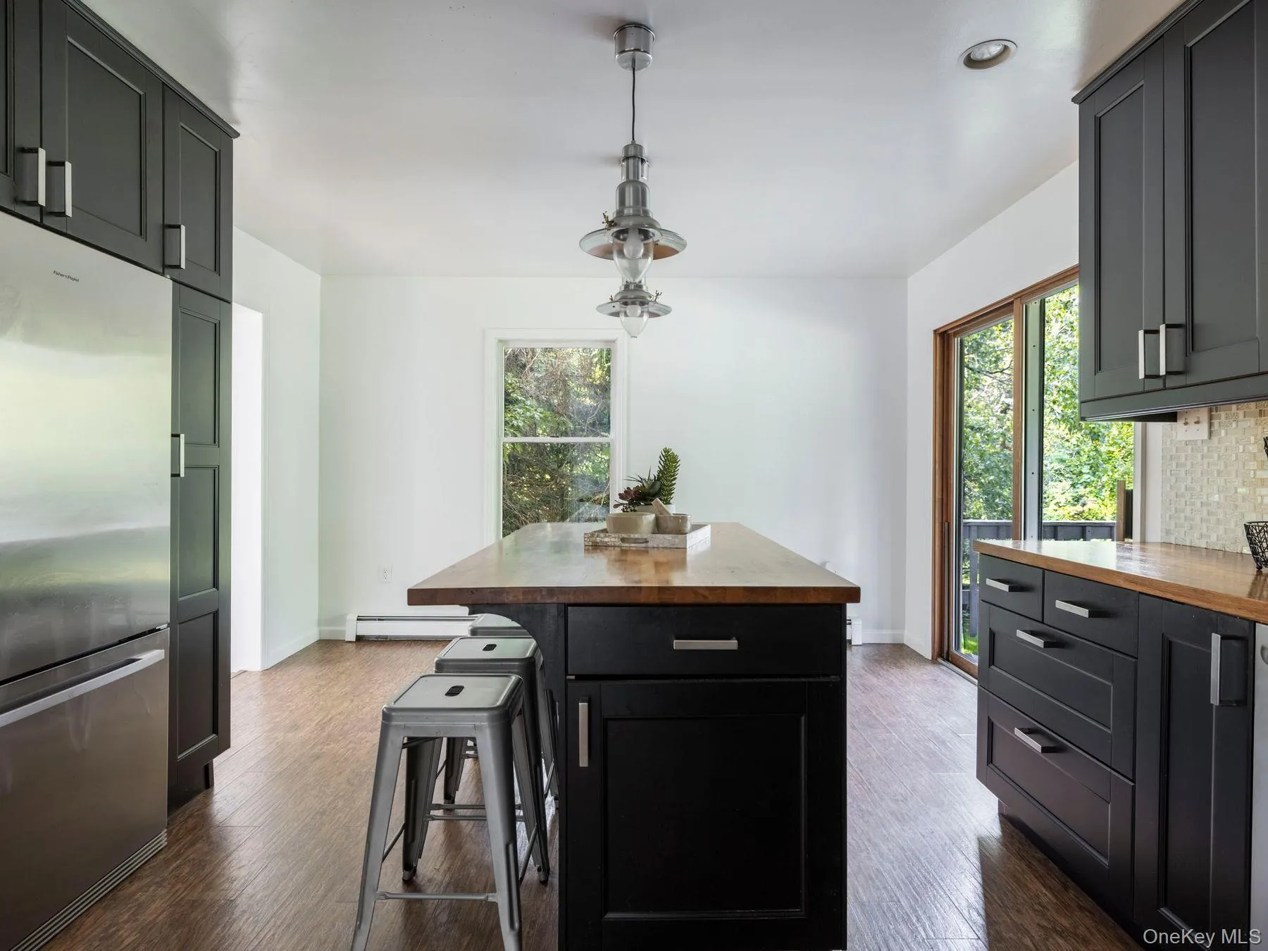 233 Queens Highway, Rochester, NY, 4 Bedrooms Bedrooms, 11 Rooms Rooms,2 BathroomsBathrooms,Residential,For Rent,Queens,0,1038282 233 Queens Highway, Rochester, NY, 4 Bedrooms Bedrooms, 11 Rooms Rooms,2 BathroomsBathrooms,Residential,For Rent,Queens,0,1038282