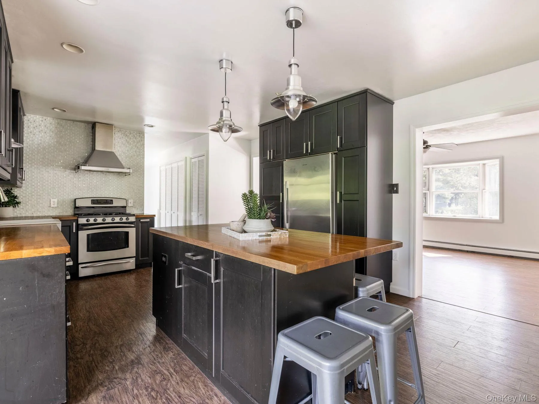 233 Queens Highway, Rochester, NY, 4 Bedrooms Bedrooms, 11 Rooms Rooms,2 BathroomsBathrooms,Residential,For Rent,Queens,0,1038282 233 Queens Highway, Rochester, NY, 4 Bedrooms Bedrooms, 11 Rooms Rooms,2 BathroomsBathrooms,Residential,For Rent,Queens,0,1038282