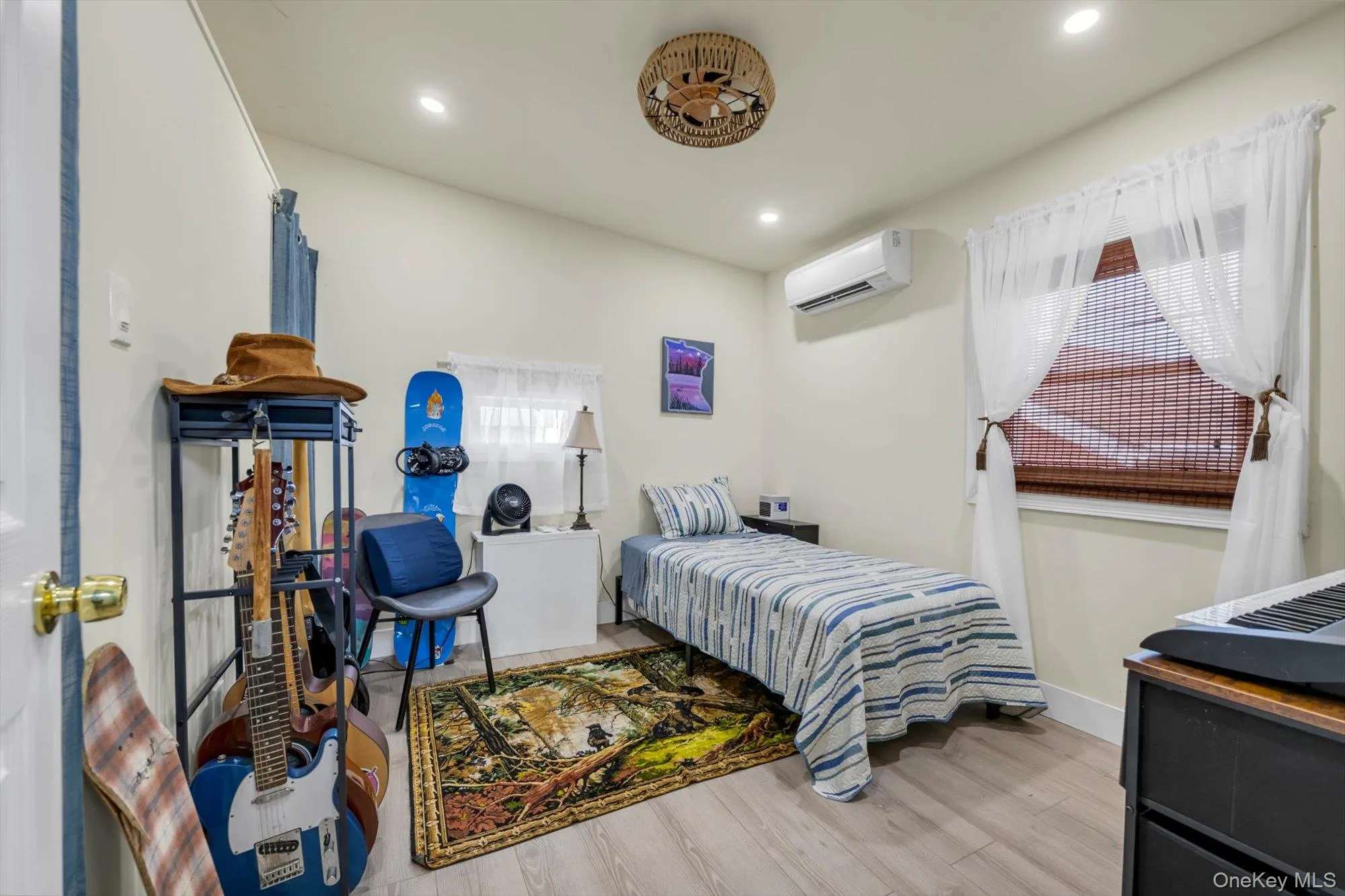 85 Edgewater Park Drive, New York, NY, 3 Bedrooms Bedrooms, 5 Rooms Rooms,1 BathroomBathrooms,Residential,For Rent,Edgewater Park,0,1038292 85 Edgewater Park Drive, New York, NY, 3 Bedrooms Bedrooms, 5 Rooms Rooms,1 BathroomBathrooms,Residential,For Rent,Edgewater Park,0,1038292