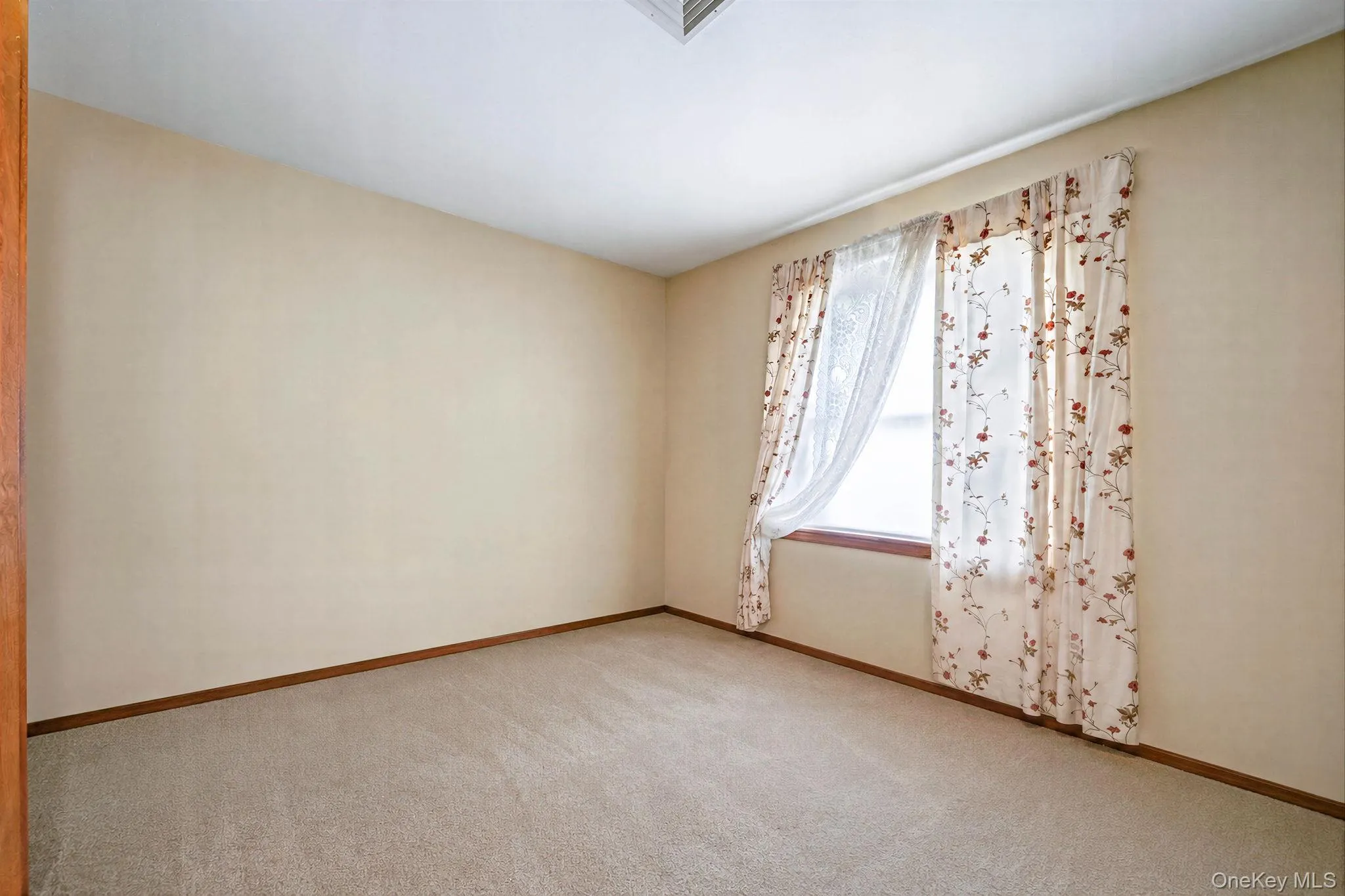 18 Wilson Street, Brookhaven, NY, 3 Bedrooms Bedrooms, 7 Rooms Rooms,2 BathroomsBathrooms,Residential,For Rent,Wilson,0,1038296 18 Wilson Street, Brookhaven, NY, 3 Bedrooms Bedrooms, 7 Rooms Rooms,2 BathroomsBathrooms,Residential,For Rent,Wilson,0,1038296