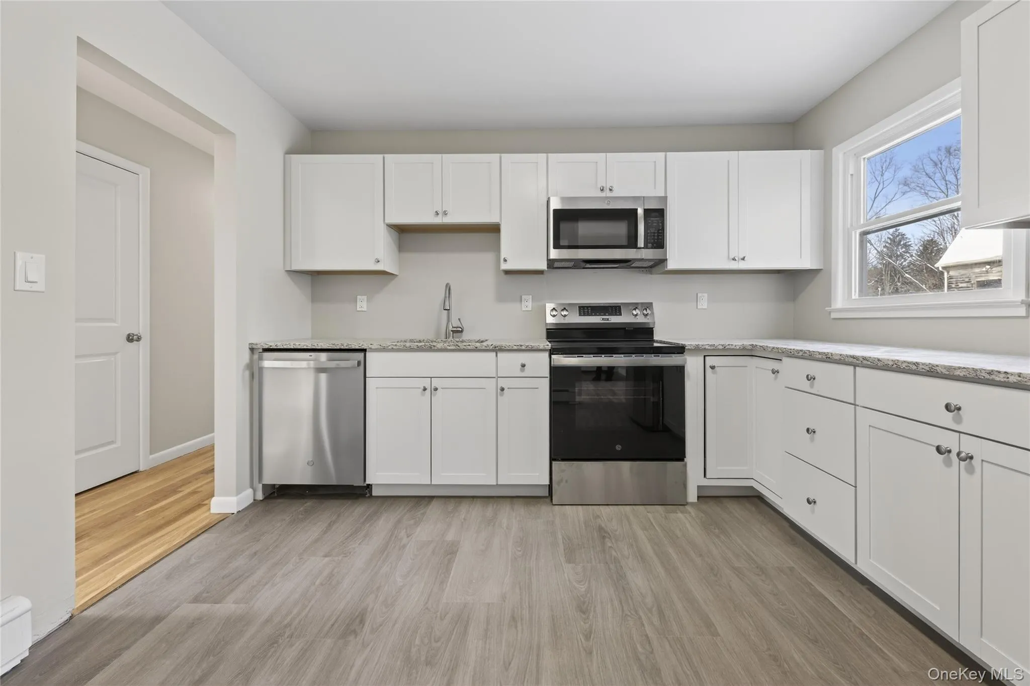 Great counter space! Great counter space!