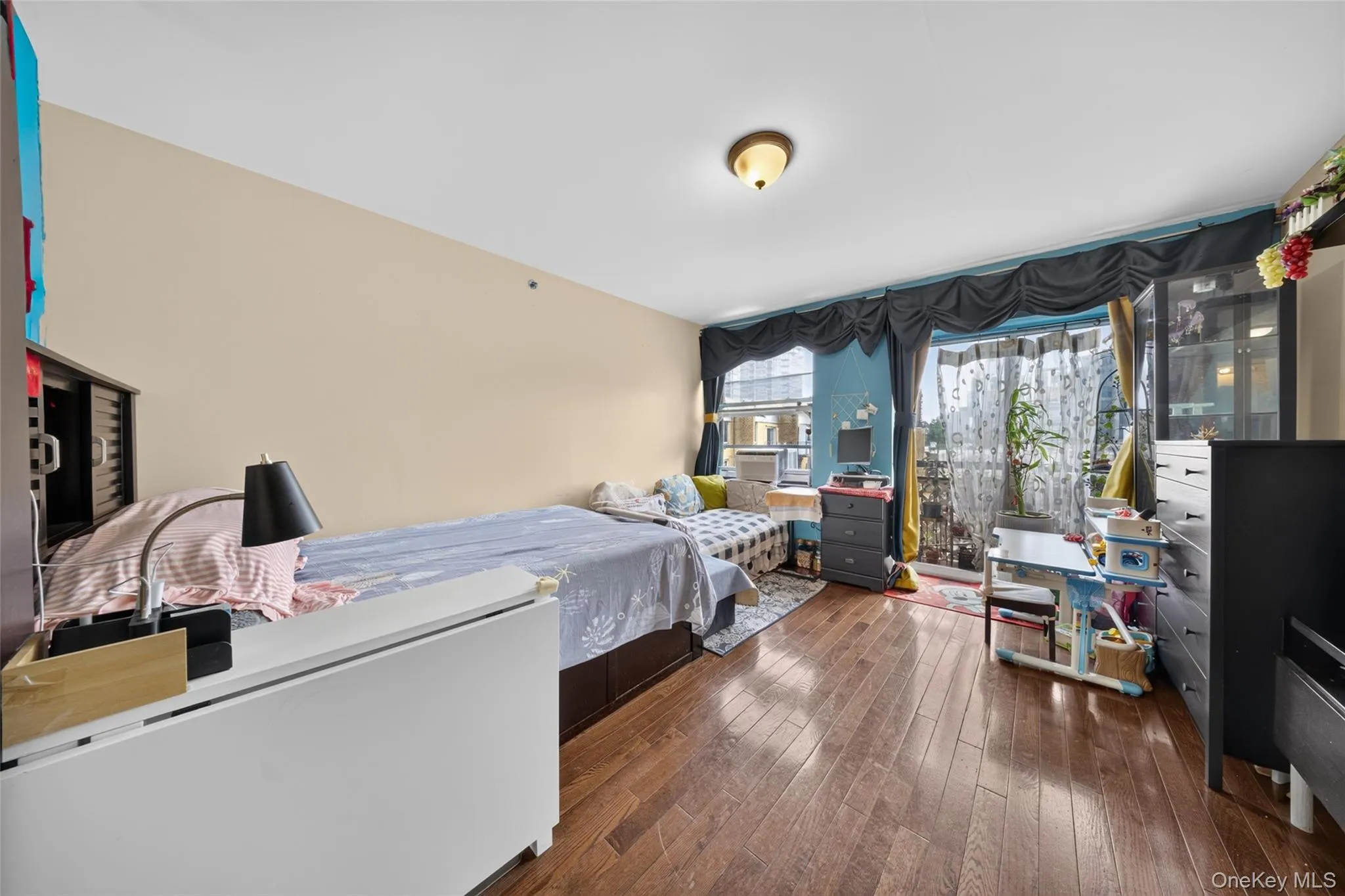 138-10 35th Avenue, New York, NY, 3 Bedrooms Bedrooms, 6 Rooms Rooms,3 BathroomsBathrooms,Residential,For Rent,35th,0,1038301 138-10 35th Avenue, New York, NY, 3 Bedrooms Bedrooms, 6 Rooms Rooms,3 BathroomsBathrooms,Residential,For Rent,35th,0,1038301