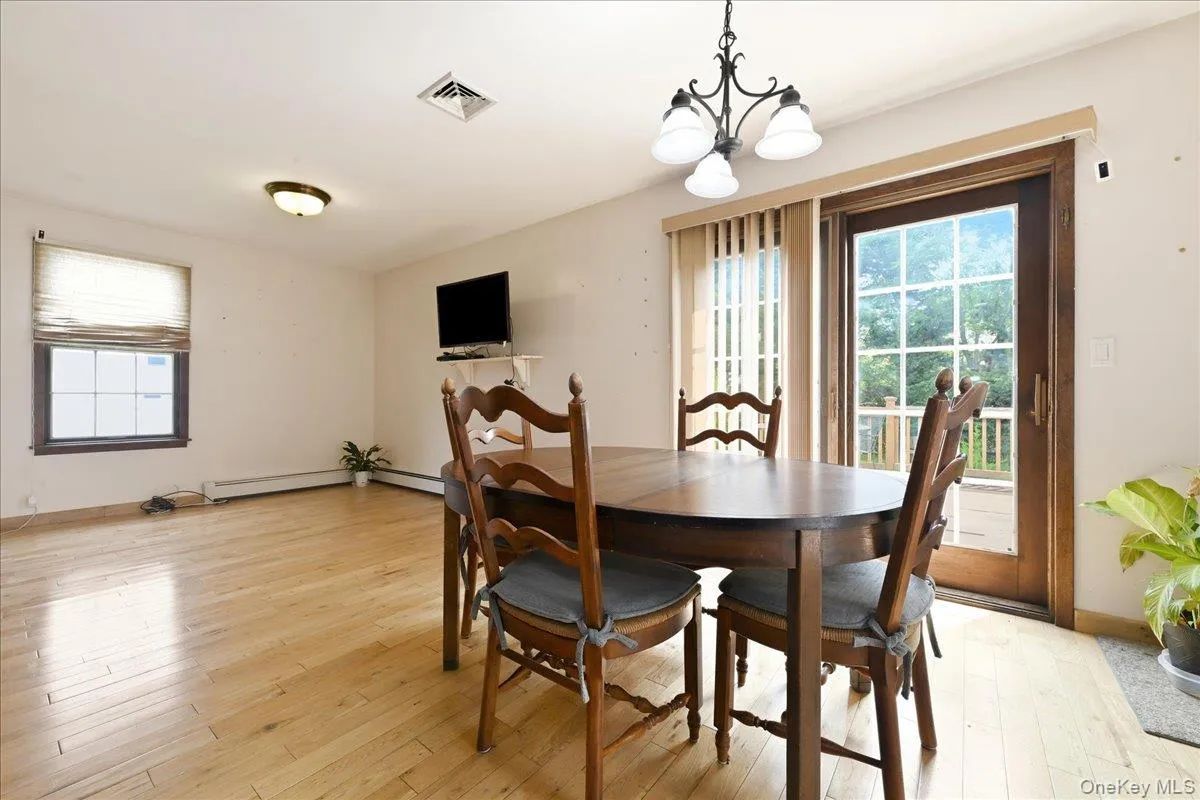 244 Neptune Avenue, Babylon, NY, 3 Bedrooms Bedrooms, 8 Rooms Rooms,2 BathroomsBathrooms,Residential,For Rent,Neptune,0,1038304 244 Neptune Avenue, Babylon, NY, 3 Bedrooms Bedrooms, 8 Rooms Rooms,2 BathroomsBathrooms,Residential,For Rent,Neptune,0,1038304