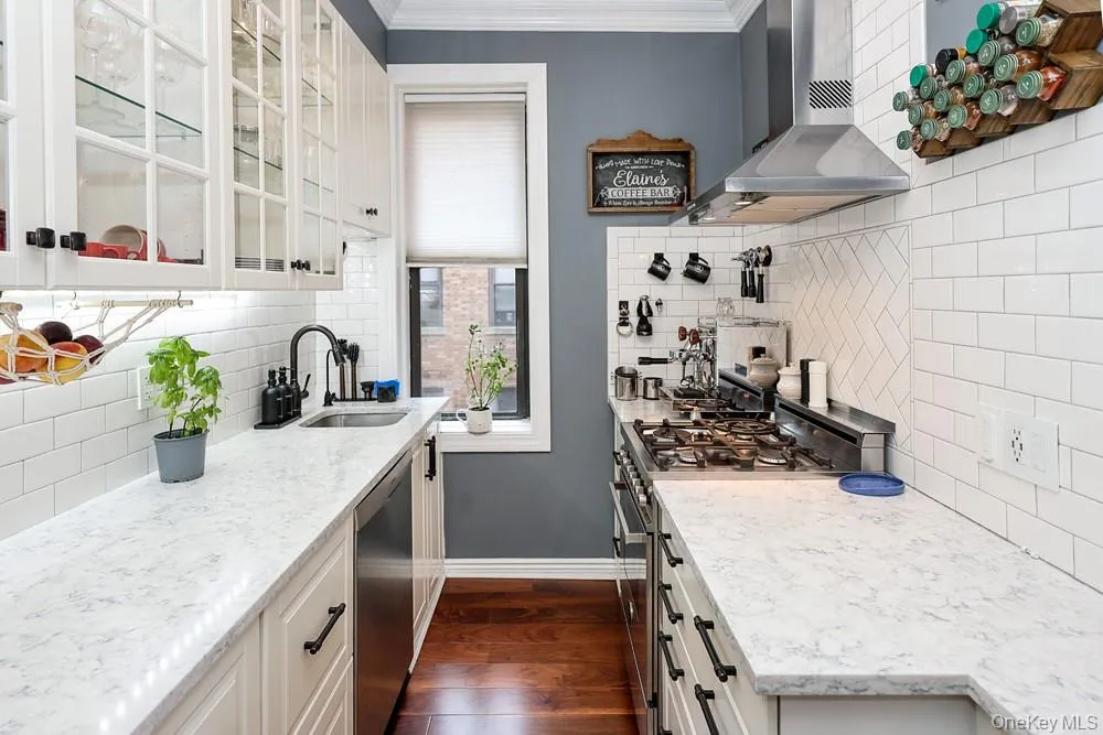 24-65 38th Street, New York, NY, 1 Bedroom Bedrooms, 3 Rooms Rooms,1 BathroomBathrooms,Residential,For Rent,38th,0,1038310 24-65 38th Street, New York, NY, 1 Bedroom Bedrooms, 3 Rooms Rooms,1 BathroomBathrooms,Residential,For Rent,38th,0,1038310