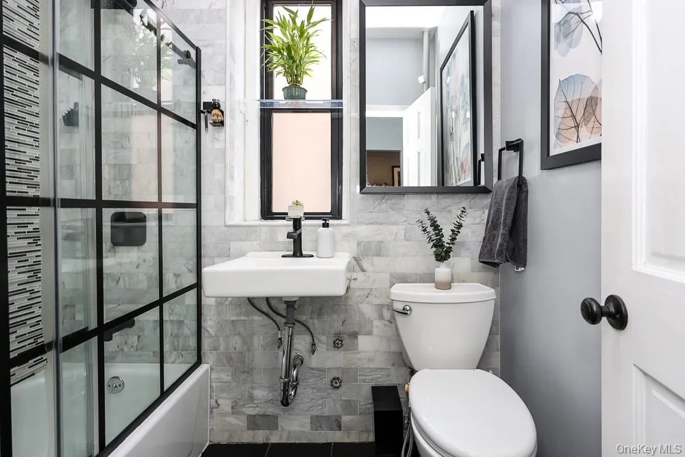 24-65 38th Street, New York, NY, 1 Bedroom Bedrooms, 3 Rooms Rooms,1 BathroomBathrooms,Residential,For Rent,38th,0,1038310 24-65 38th Street, New York, NY, 1 Bedroom Bedrooms, 3 Rooms Rooms,1 BathroomBathrooms,Residential,For Rent,38th,0,1038310