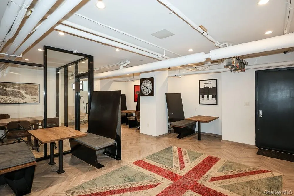 24-65 38th Street, New York, NY, 1 Bedroom Bedrooms, 3 Rooms Rooms,1 BathroomBathrooms,Residential,For Rent,38th,0,1038310 24-65 38th Street, New York, NY, 1 Bedroom Bedrooms, 3 Rooms Rooms,1 BathroomBathrooms,Residential,For Rent,38th,0,1038310