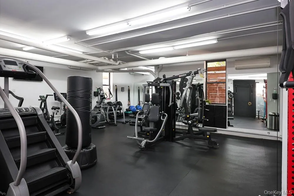 24-65 38th Street, New York, NY, 1 Bedroom Bedrooms, 3 Rooms Rooms,1 BathroomBathrooms,Residential,For Rent,38th,0,1038310 24-65 38th Street, New York, NY, 1 Bedroom Bedrooms, 3 Rooms Rooms,1 BathroomBathrooms,Residential,For Rent,38th,0,1038310