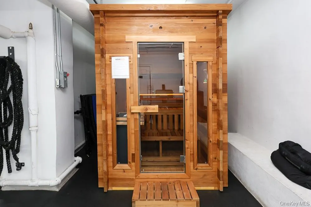 24-65 38th Street, New York, NY, 1 Bedroom Bedrooms, 3 Rooms Rooms,1 BathroomBathrooms,Residential,For Rent,38th,0,1038310 24-65 38th Street, New York, NY, 1 Bedroom Bedrooms, 3 Rooms Rooms,1 BathroomBathrooms,Residential,For Rent,38th,0,1038310
