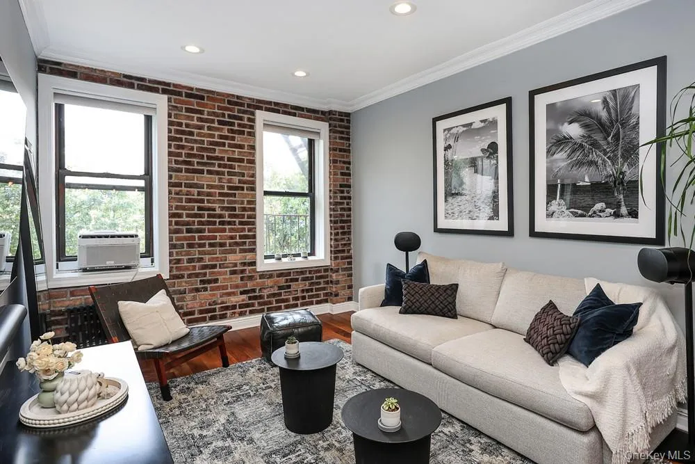 24-65 38th Street, New York, NY, 1 Bedroom Bedrooms, 3 Rooms Rooms,1 BathroomBathrooms,Residential,For Rent,38th,0,1038310 24-65 38th Street, New York, NY, 1 Bedroom Bedrooms, 3 Rooms Rooms,1 BathroomBathrooms,Residential,For Rent,38th,0,1038310