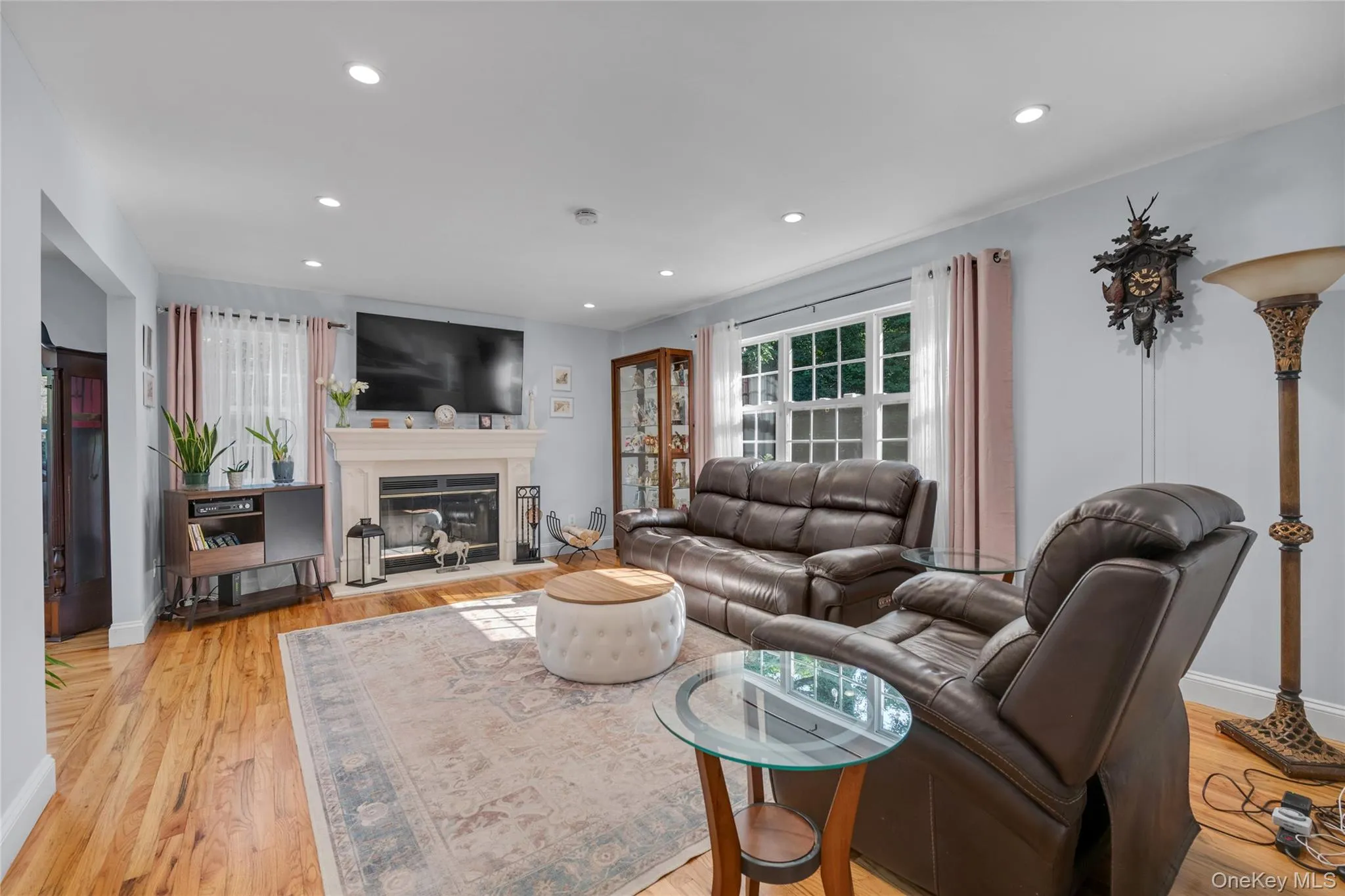 43 Barrow Court, Huntington, NY, 4 Bedrooms Bedrooms, 10 Rooms Rooms,2 BathroomsBathrooms,Residential,For Rent,Barrow,0,1038312 43 Barrow Court, Huntington, NY, 4 Bedrooms Bedrooms, 10 Rooms Rooms,2 BathroomsBathrooms,Residential,For Rent,Barrow,0,1038312