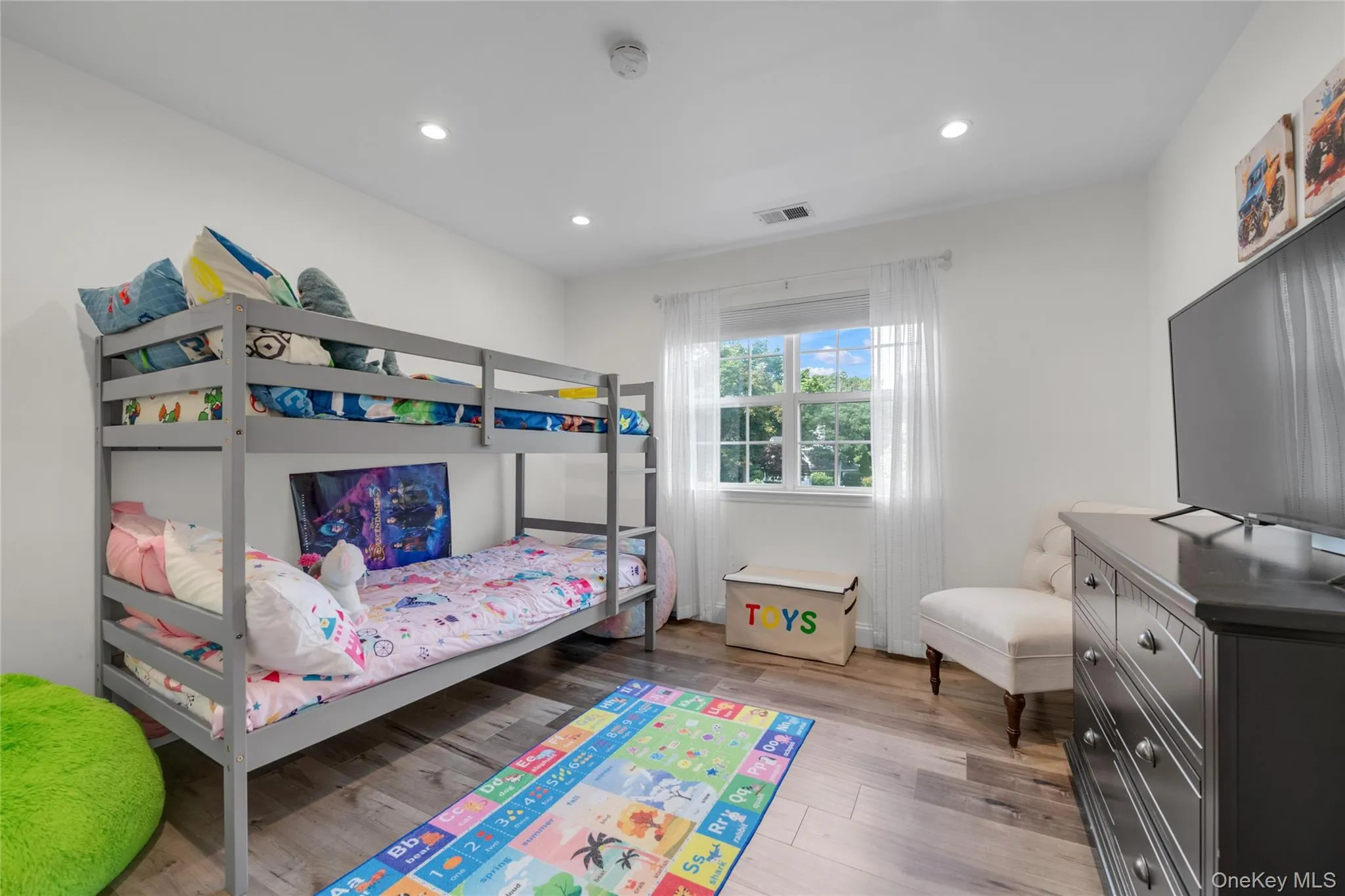 43 Barrow Court, Huntington, NY, 4 Bedrooms Bedrooms, 10 Rooms Rooms,2 BathroomsBathrooms,Residential,For Rent,Barrow,0,1038312 43 Barrow Court, Huntington, NY, 4 Bedrooms Bedrooms, 10 Rooms Rooms,2 BathroomsBathrooms,Residential,For Rent,Barrow,0,1038312