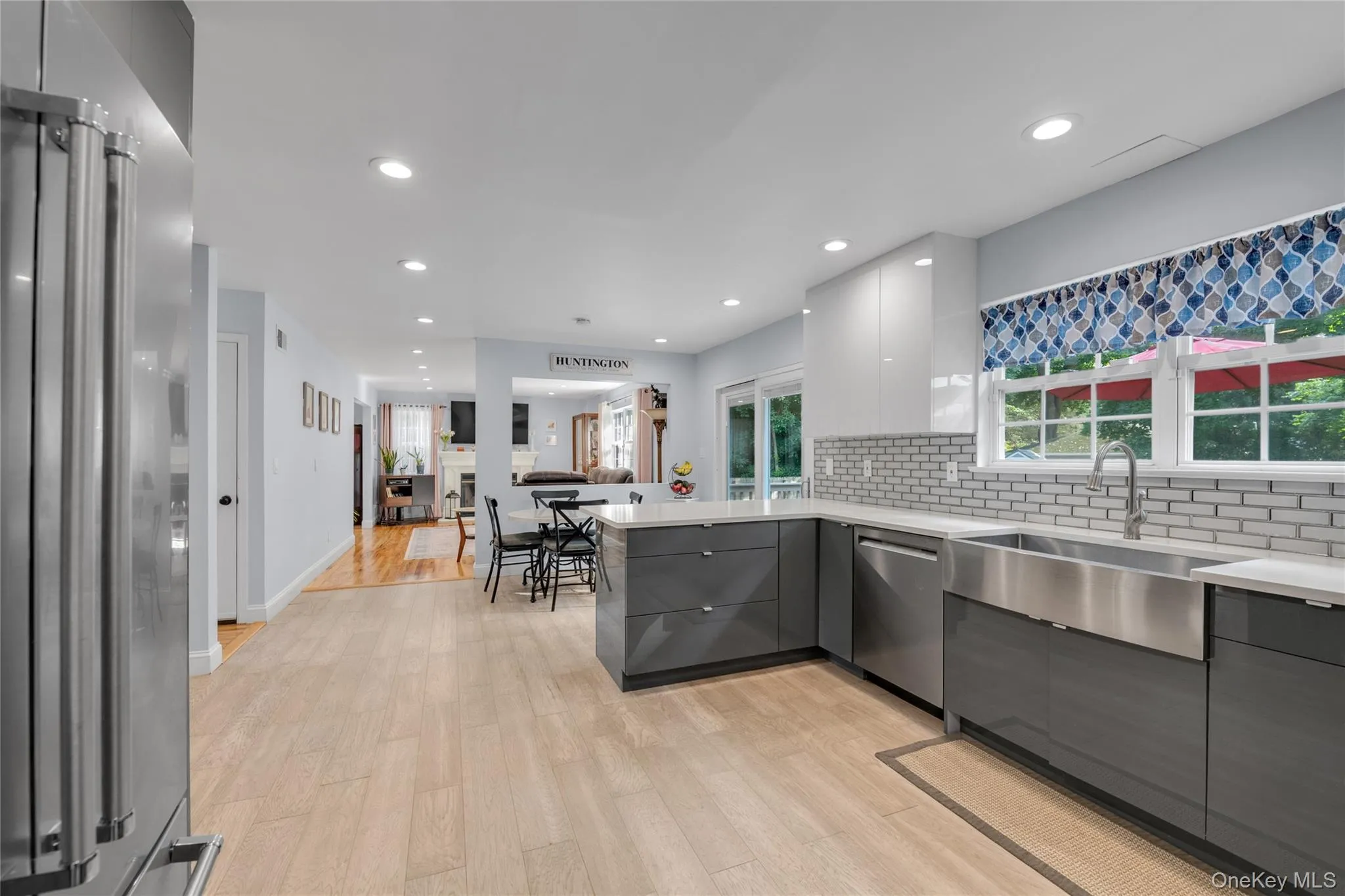 43 Barrow Court, Huntington, NY, 4 Bedrooms Bedrooms, 10 Rooms Rooms,2 BathroomsBathrooms,Residential,For Rent,Barrow,0,1038312 43 Barrow Court, Huntington, NY, 4 Bedrooms Bedrooms, 10 Rooms Rooms,2 BathroomsBathrooms,Residential,For Rent,Barrow,0,1038312