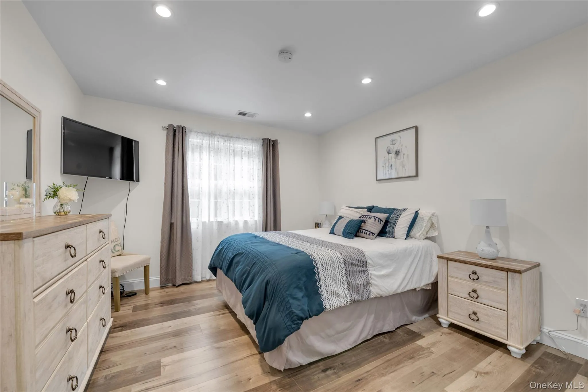 43 Barrow Court, Huntington, NY, 4 Bedrooms Bedrooms, 10 Rooms Rooms,2 BathroomsBathrooms,Residential,For Rent,Barrow,0,1038312 43 Barrow Court, Huntington, NY, 4 Bedrooms Bedrooms, 10 Rooms Rooms,2 BathroomsBathrooms,Residential,For Rent,Barrow,0,1038312