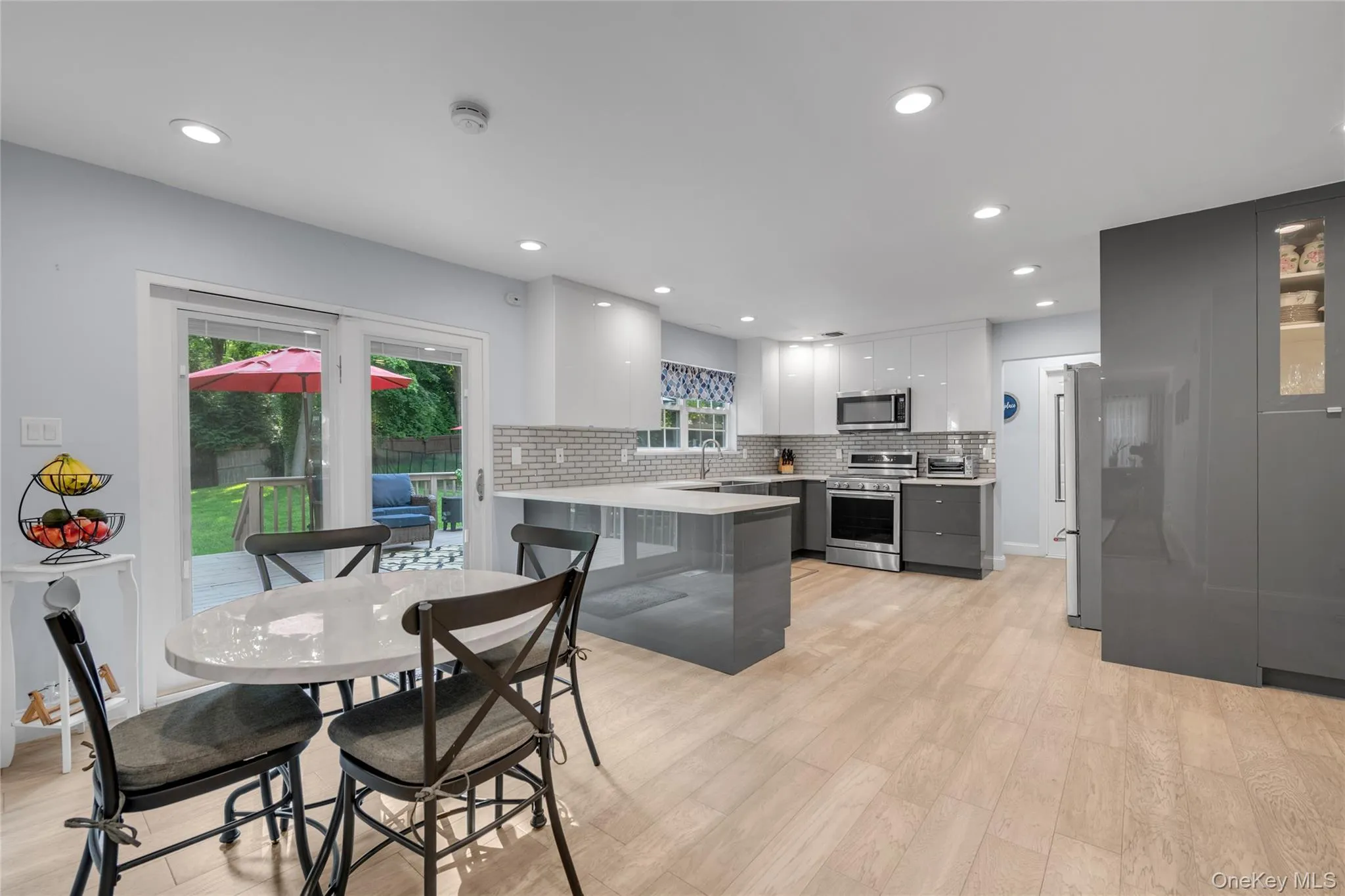 43 Barrow Court, Huntington, NY, 4 Bedrooms Bedrooms, 10 Rooms Rooms,2 BathroomsBathrooms,Residential,For Rent,Barrow,0,1038312 43 Barrow Court, Huntington, NY, 4 Bedrooms Bedrooms, 10 Rooms Rooms,2 BathroomsBathrooms,Residential,For Rent,Barrow,0,1038312