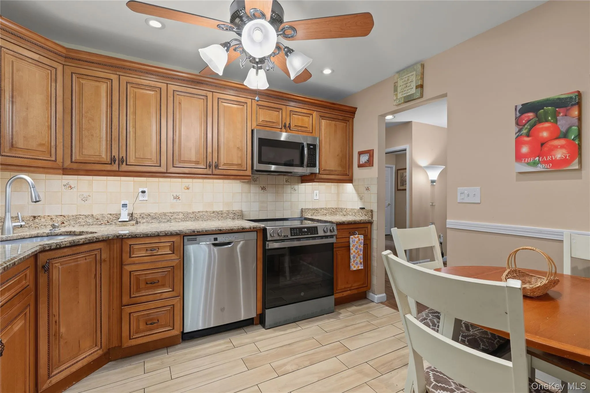 Eat in Kitchen Eat in Kitchen