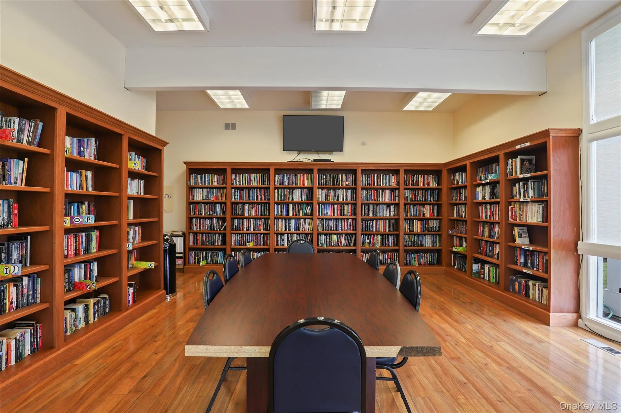Library with great selection for all residents. Enjoy the monthly book club too! Library with great selection for all residents. Enjoy the monthly book club too!