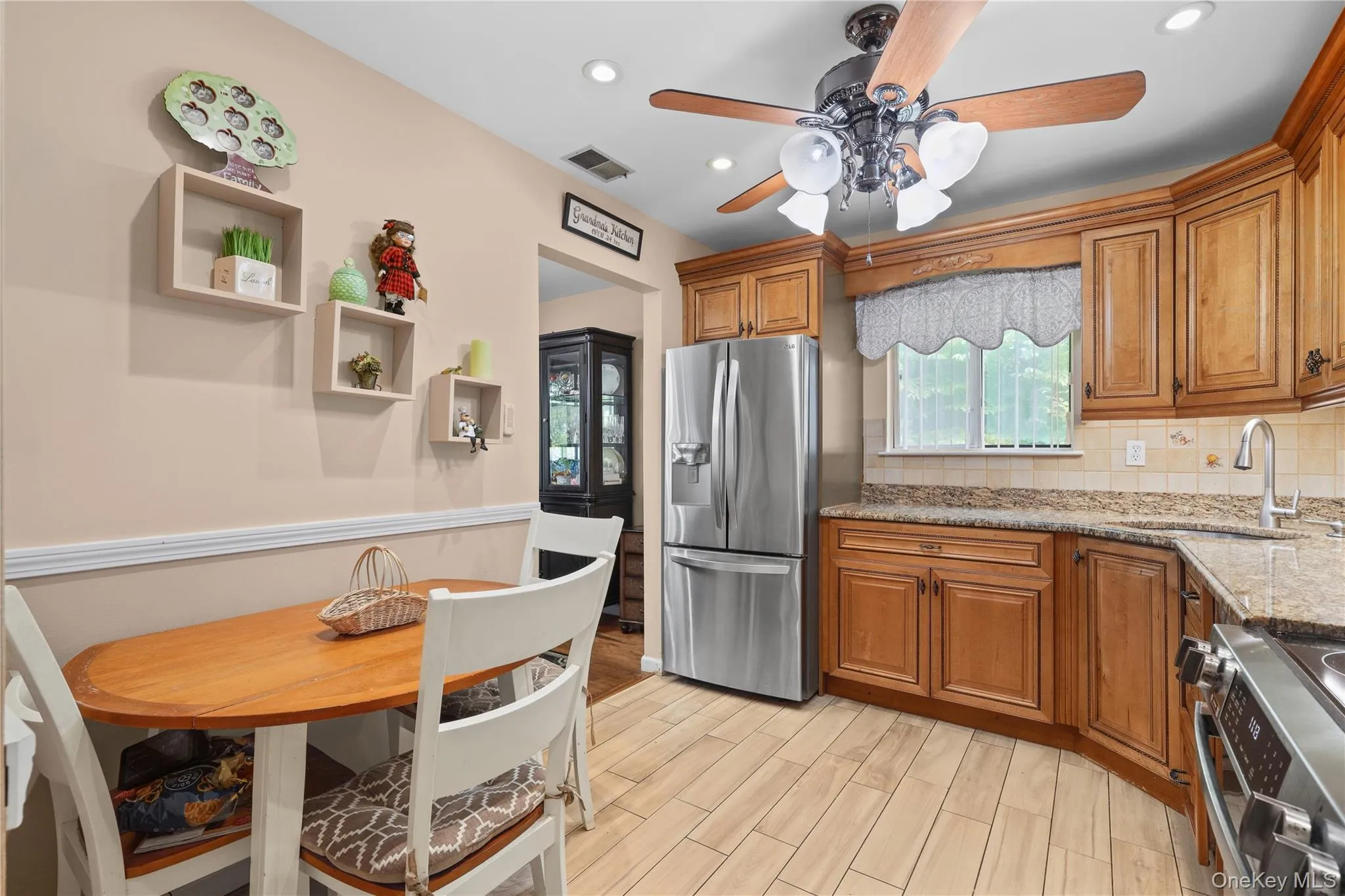 Eat in Kitchen adjoins Dining Room Eat in Kitchen adjoins Dining Room