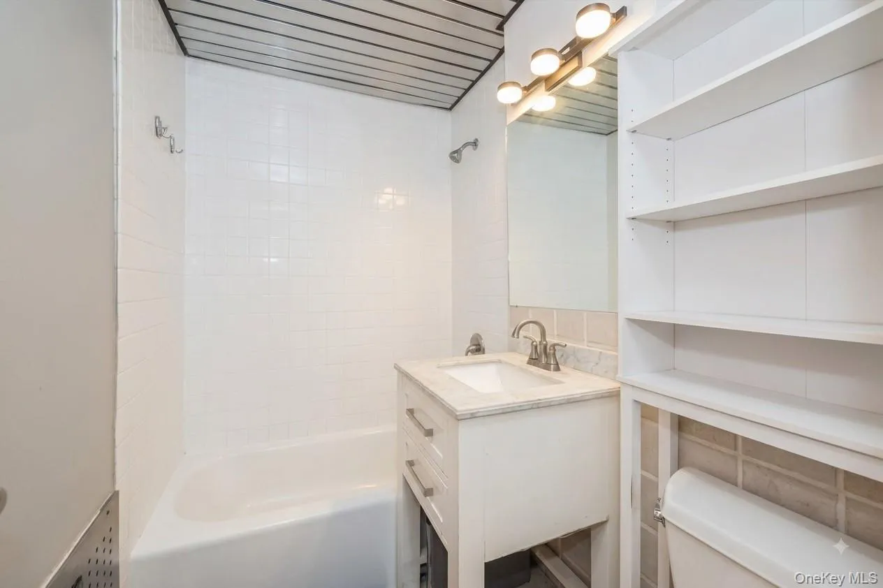 110 Brooklyn Avenue, Hempstead, NY, 2 Bedrooms Bedrooms, 5 Rooms Rooms,1 BathroomBathrooms,Residential,For Rent,Brooklyn Avenue,0,1038323 110 Brooklyn Avenue, Hempstead, NY, 2 Bedrooms Bedrooms, 5 Rooms Rooms,1 BathroomBathrooms,Residential,For Rent,Brooklyn Avenue,0,1038323