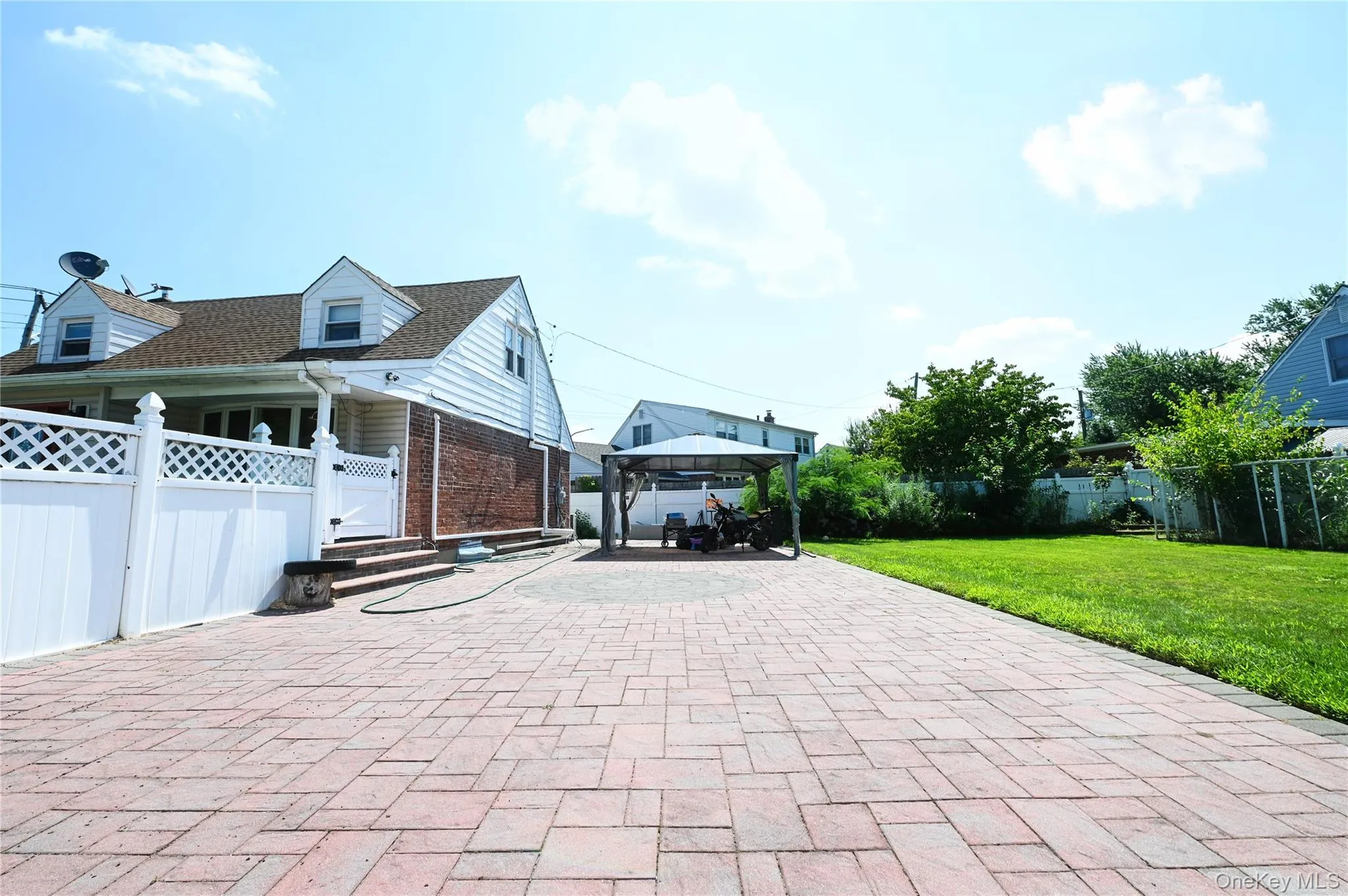 1 Douglas Drive, Hempstead, NY, 4 Bedrooms Bedrooms, 8 Rooms Rooms,2 BathroomsBathrooms,Residential,For Rent,Douglas,0,1038326 1 Douglas Drive, Hempstead, NY, 4 Bedrooms Bedrooms, 8 Rooms Rooms,2 BathroomsBathrooms,Residential,For Rent,Douglas,0,1038326
