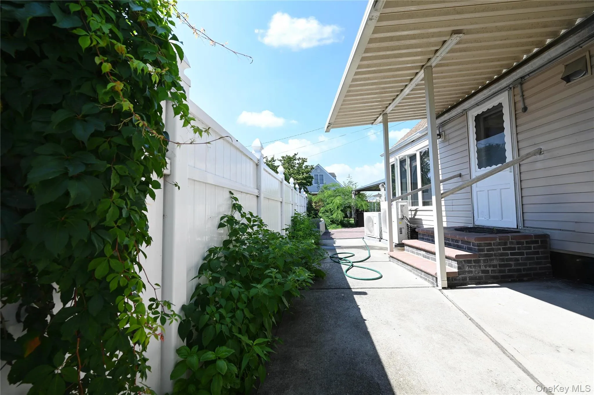 1 Douglas Drive, Hempstead, NY, 4 Bedrooms Bedrooms, 8 Rooms Rooms,2 BathroomsBathrooms,Residential,For Rent,Douglas,0,1038326 1 Douglas Drive, Hempstead, NY, 4 Bedrooms Bedrooms, 8 Rooms Rooms,2 BathroomsBathrooms,Residential,For Rent,Douglas,0,1038326