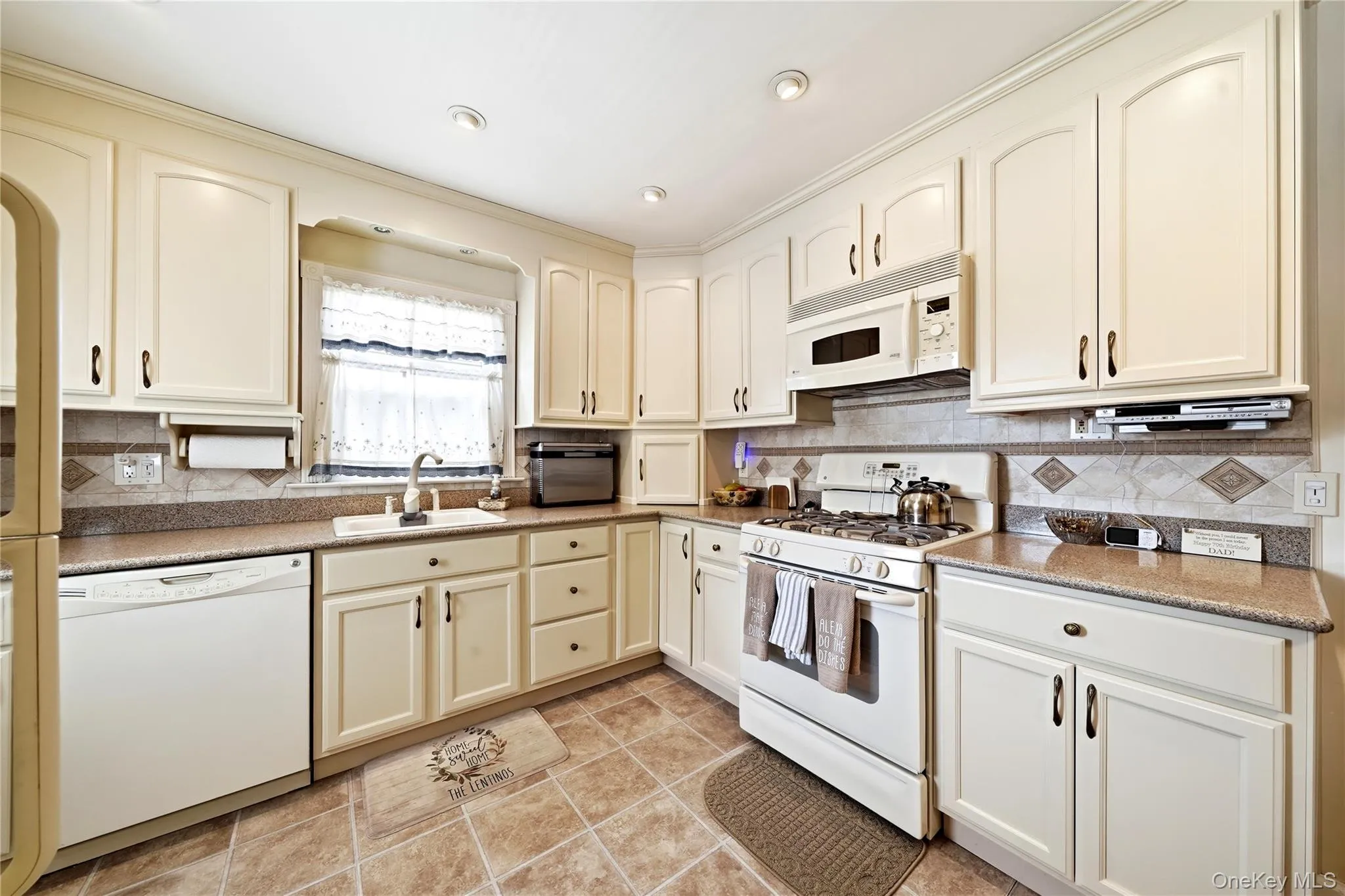 1377 C Street, Hempstead, NY, 4 Bedrooms Bedrooms, 8 Rooms Rooms,2 BathroomsBathrooms,Residential,For Rent,C,0,1038330 1377 C Street, Hempstead, NY, 4 Bedrooms Bedrooms, 8 Rooms Rooms,2 BathroomsBathrooms,Residential,For Rent,C,0,1038330