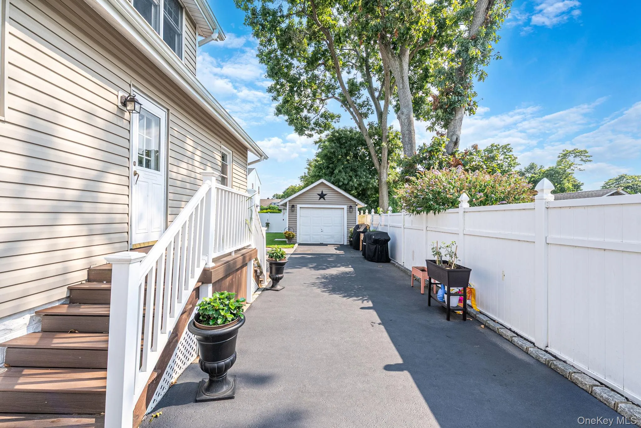 14 Andrew Avenue, Islip, NY, 4 Bedrooms Bedrooms, 7 Rooms Rooms,1 BathroomBathrooms,Residential,For Rent,Andrew,0,1038336 14 Andrew Avenue, Islip, NY, 4 Bedrooms Bedrooms, 7 Rooms Rooms,1 BathroomBathrooms,Residential,For Rent,Andrew,0,1038336