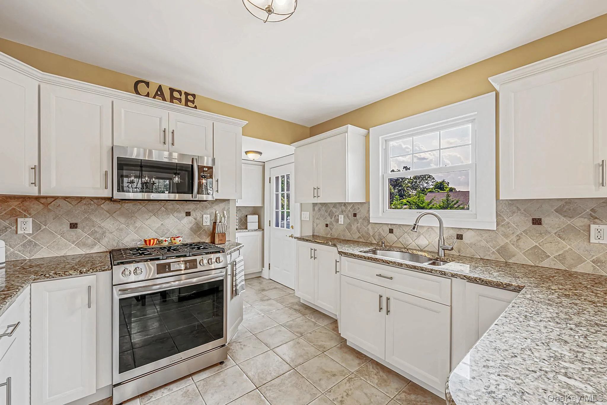14 Andrew Avenue, Islip, NY, 4 Bedrooms Bedrooms, 7 Rooms Rooms,1 BathroomBathrooms,Residential,For Rent,Andrew,0,1038336 14 Andrew Avenue, Islip, NY, 4 Bedrooms Bedrooms, 7 Rooms Rooms,1 BathroomBathrooms,Residential,For Rent,Andrew,0,1038336