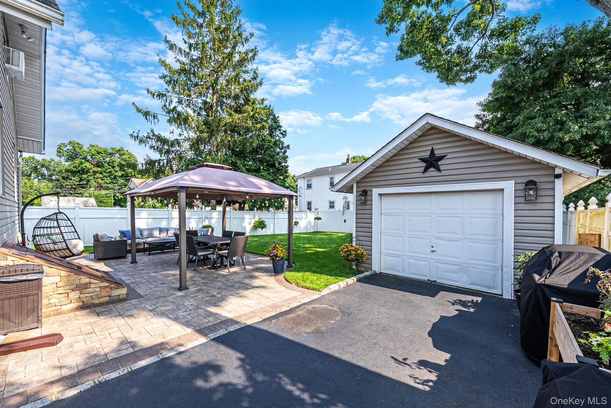 14 Andrew Avenue, Islip, NY, 4 Bedrooms Bedrooms, 7 Rooms Rooms,1 BathroomBathrooms,Residential,For Rent,Andrew,0,1038336 14 Andrew Avenue, Islip, NY, 4 Bedrooms Bedrooms, 7 Rooms Rooms,1 BathroomBathrooms,Residential,For Rent,Andrew,0,1038336