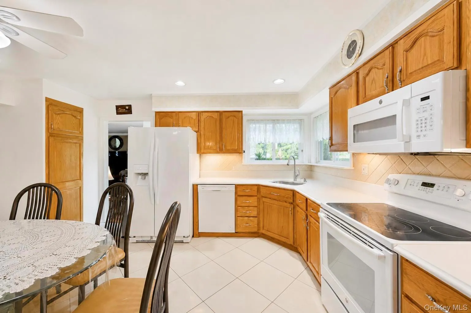 172 Lawrence Road, Smithtown, NY, 4 Bedrooms Bedrooms, 8 Rooms Rooms,2 BathroomsBathrooms,Residential,For Rent,Lawrence,0,1038344 172 Lawrence Road, Smithtown, NY, 4 Bedrooms Bedrooms, 8 Rooms Rooms,2 BathroomsBathrooms,Residential,For Rent,Lawrence,0,1038344