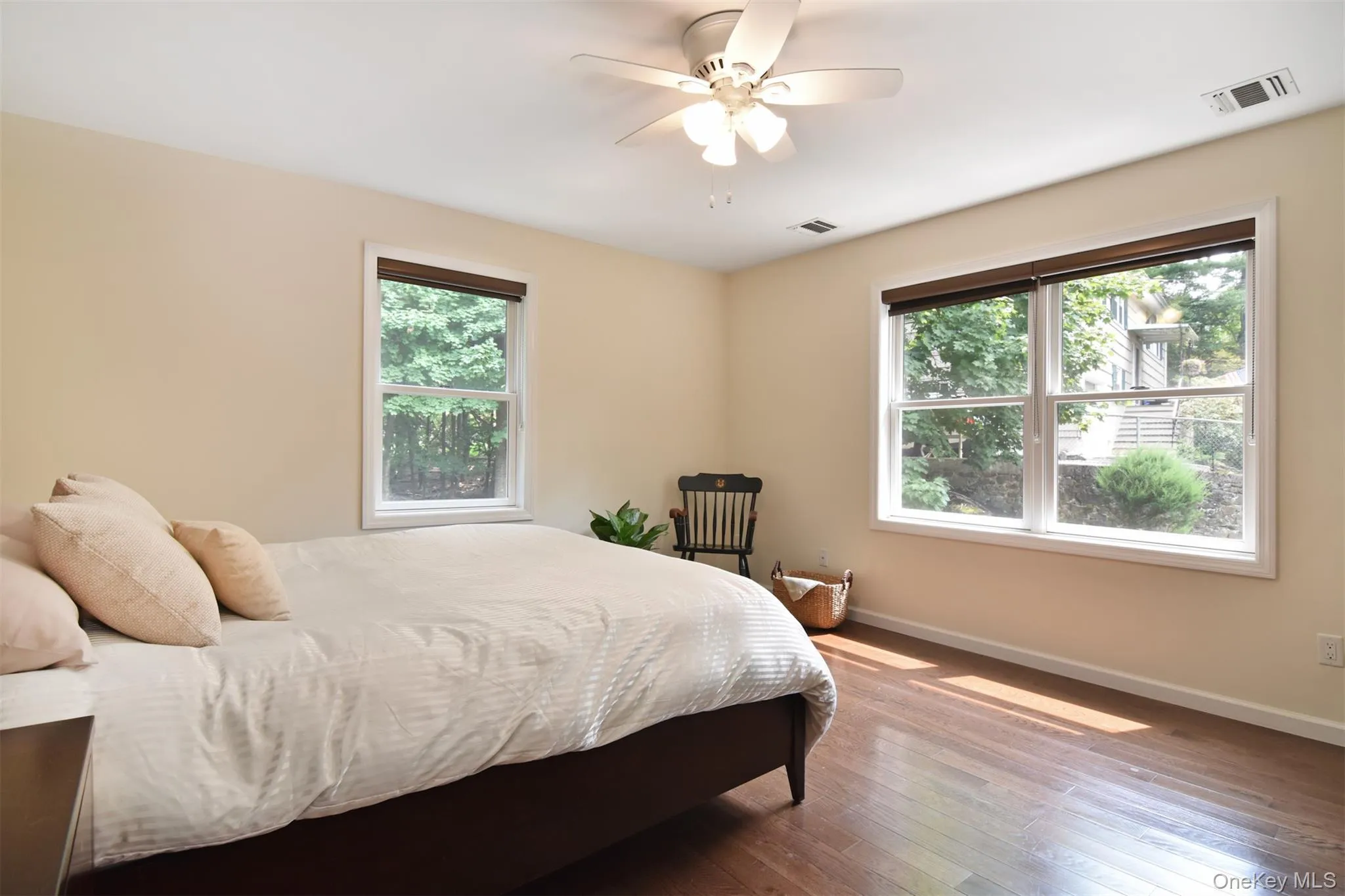 73 High Street, Greenburgh, NY, 4 Bedrooms Bedrooms, 8 Rooms Rooms,3 BathroomsBathrooms,Residential,For Rent,High,0,1038345 73 High Street, Greenburgh, NY, 4 Bedrooms Bedrooms, 8 Rooms Rooms,3 BathroomsBathrooms,Residential,For Rent,High,0,1038345