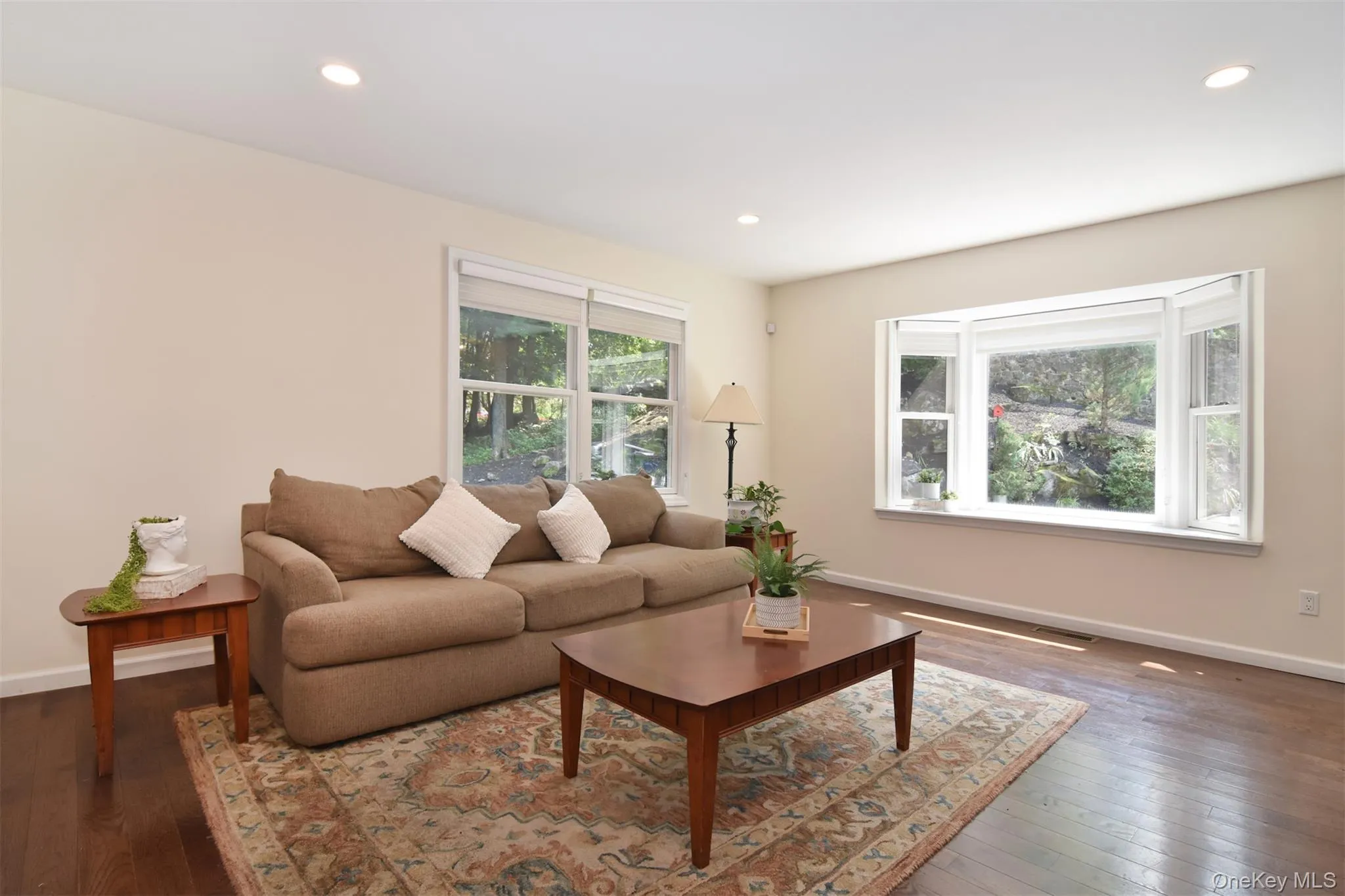 73 High Street, Greenburgh, NY, 4 Bedrooms Bedrooms, 8 Rooms Rooms,3 BathroomsBathrooms,Residential,For Rent,High,0,1038345 73 High Street, Greenburgh, NY, 4 Bedrooms Bedrooms, 8 Rooms Rooms,3 BathroomsBathrooms,Residential,For Rent,High,0,1038345