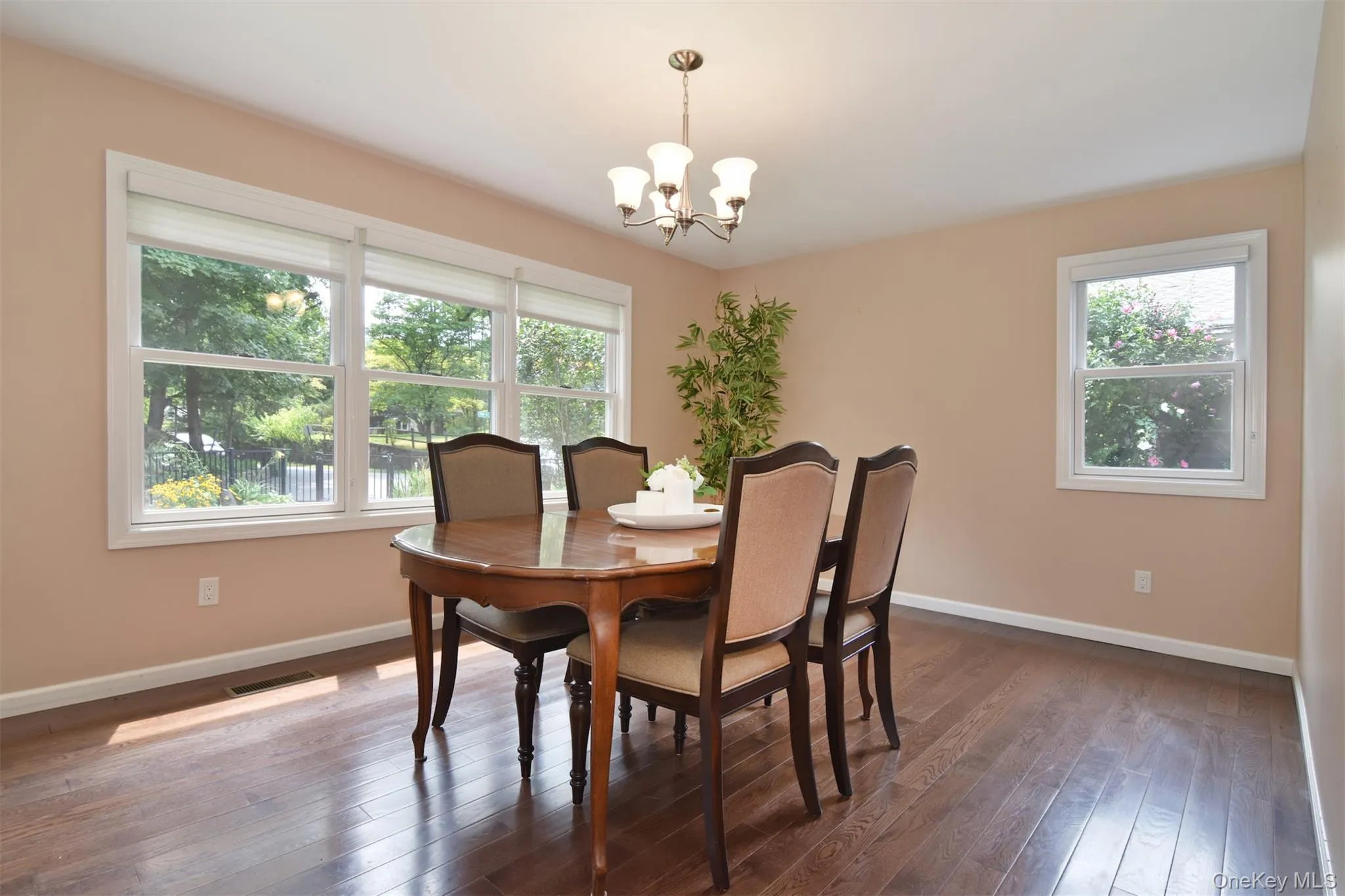73 High Street, Greenburgh, NY, 4 Bedrooms Bedrooms, 8 Rooms Rooms,3 BathroomsBathrooms,Residential,For Rent,High,0,1038345 73 High Street, Greenburgh, NY, 4 Bedrooms Bedrooms, 8 Rooms Rooms,3 BathroomsBathrooms,Residential,For Rent,High,0,1038345