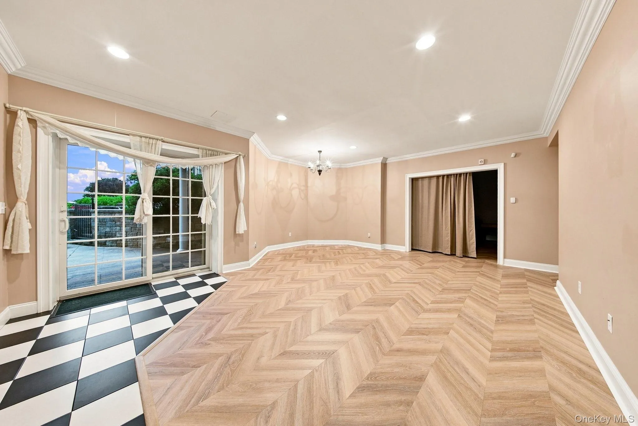 full spacious walk-out basement full spacious walk-out basement