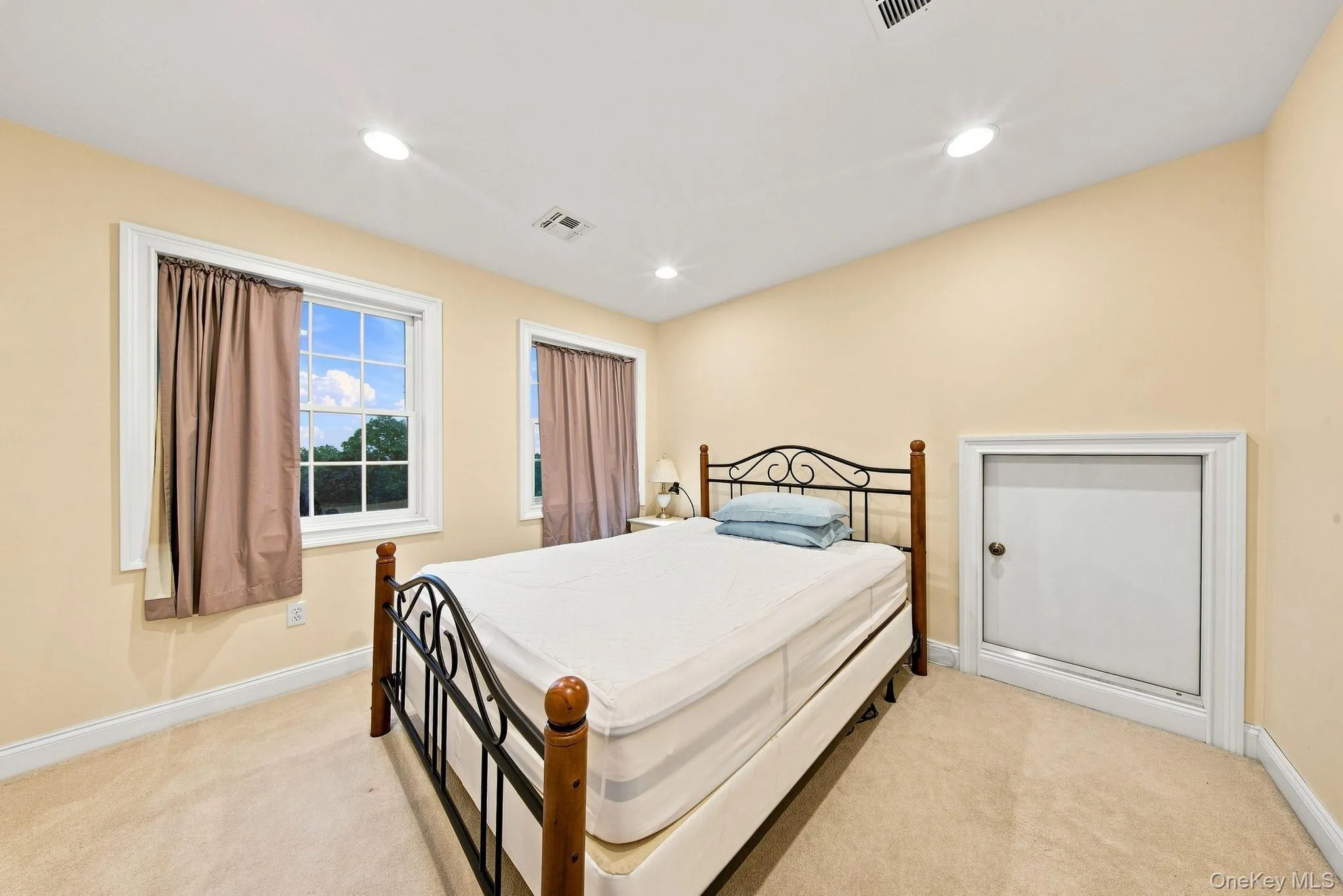 Bedroom upstairs Bedroom upstairs