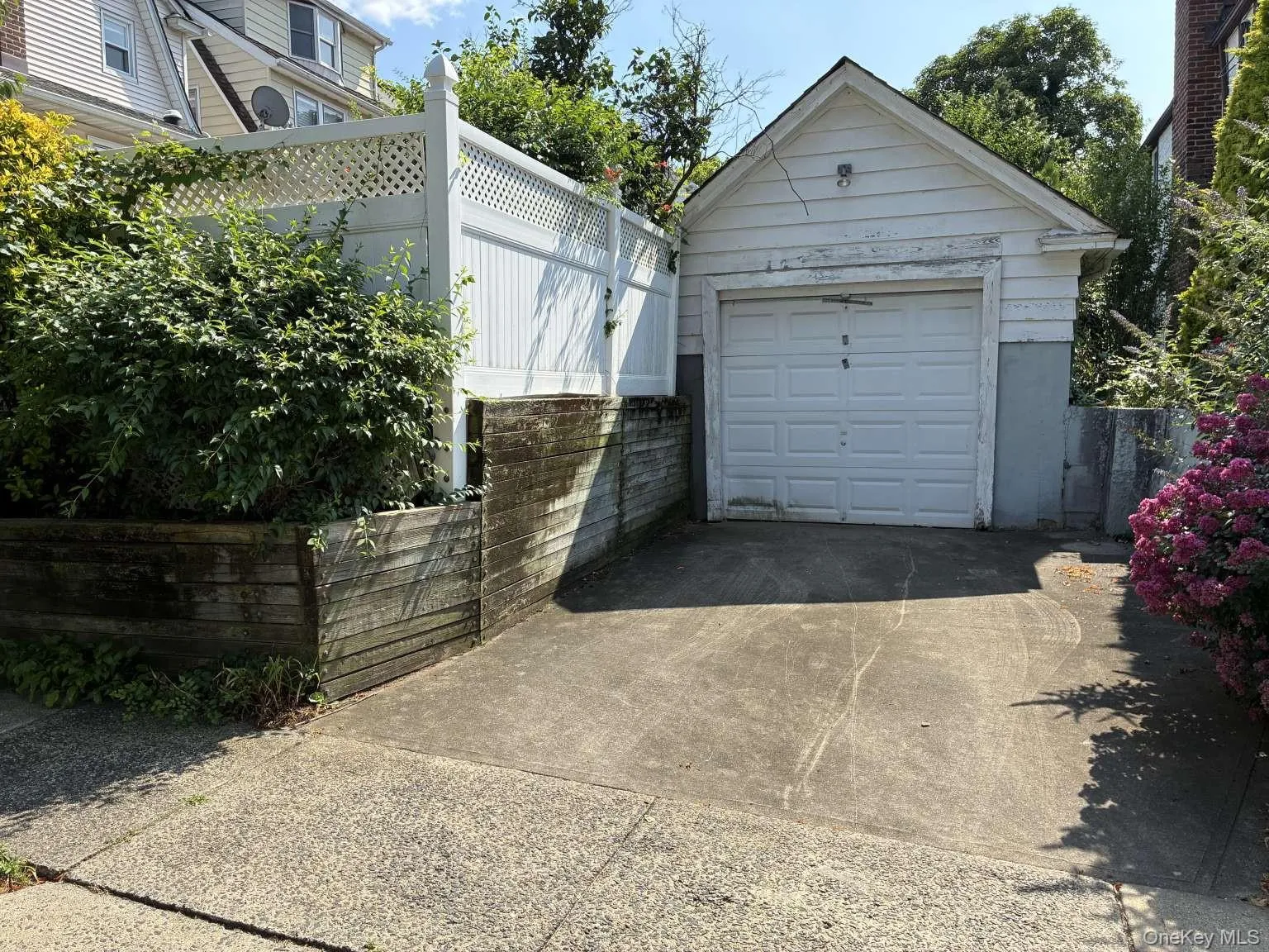 4634 Iris Lane, North Hempstead, NY, 3 Bedrooms Bedrooms, 6 Rooms Rooms,1 BathroomBathrooms,Residential,For Rent,Iris,0,1038351 4634 Iris Lane, North Hempstead, NY, 3 Bedrooms Bedrooms, 6 Rooms Rooms,1 BathroomBathrooms,Residential,For Rent,Iris,0,1038351