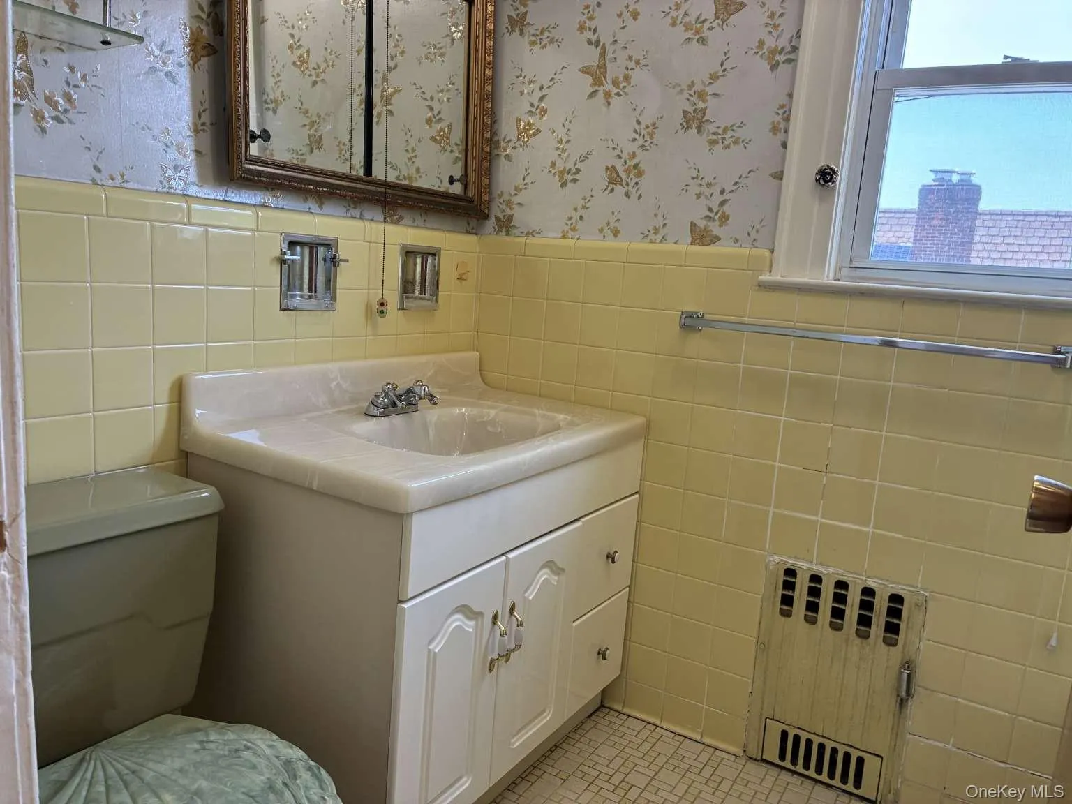 4634 Iris Lane, North Hempstead, NY, 3 Bedrooms Bedrooms, 6 Rooms Rooms,1 BathroomBathrooms,Residential,For Rent,Iris,0,1038351 4634 Iris Lane, North Hempstead, NY, 3 Bedrooms Bedrooms, 6 Rooms Rooms,1 BathroomBathrooms,Residential,For Rent,Iris,0,1038351