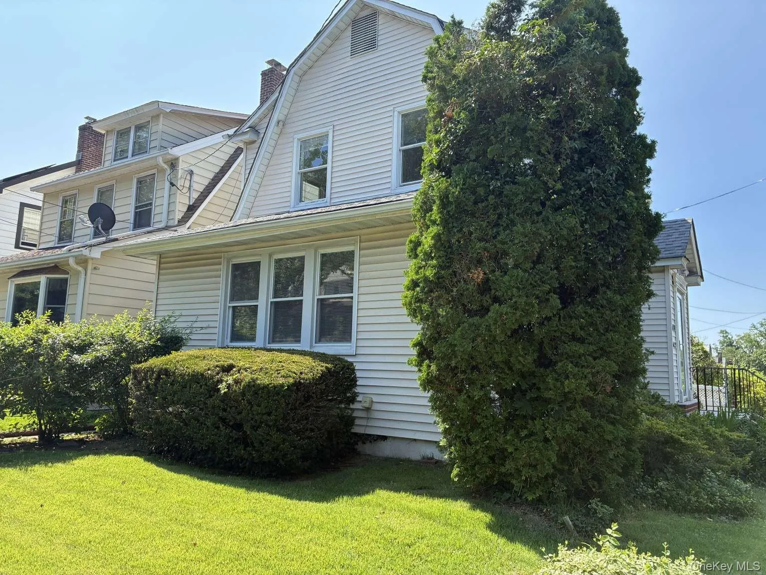 4634 Iris Lane, North Hempstead, NY, 3 Bedrooms Bedrooms, 6 Rooms Rooms,1 BathroomBathrooms,Residential,For Rent,Iris,0,1038351 4634 Iris Lane, North Hempstead, NY, 3 Bedrooms Bedrooms, 6 Rooms Rooms,1 BathroomBathrooms,Residential,For Rent,Iris,0,1038351