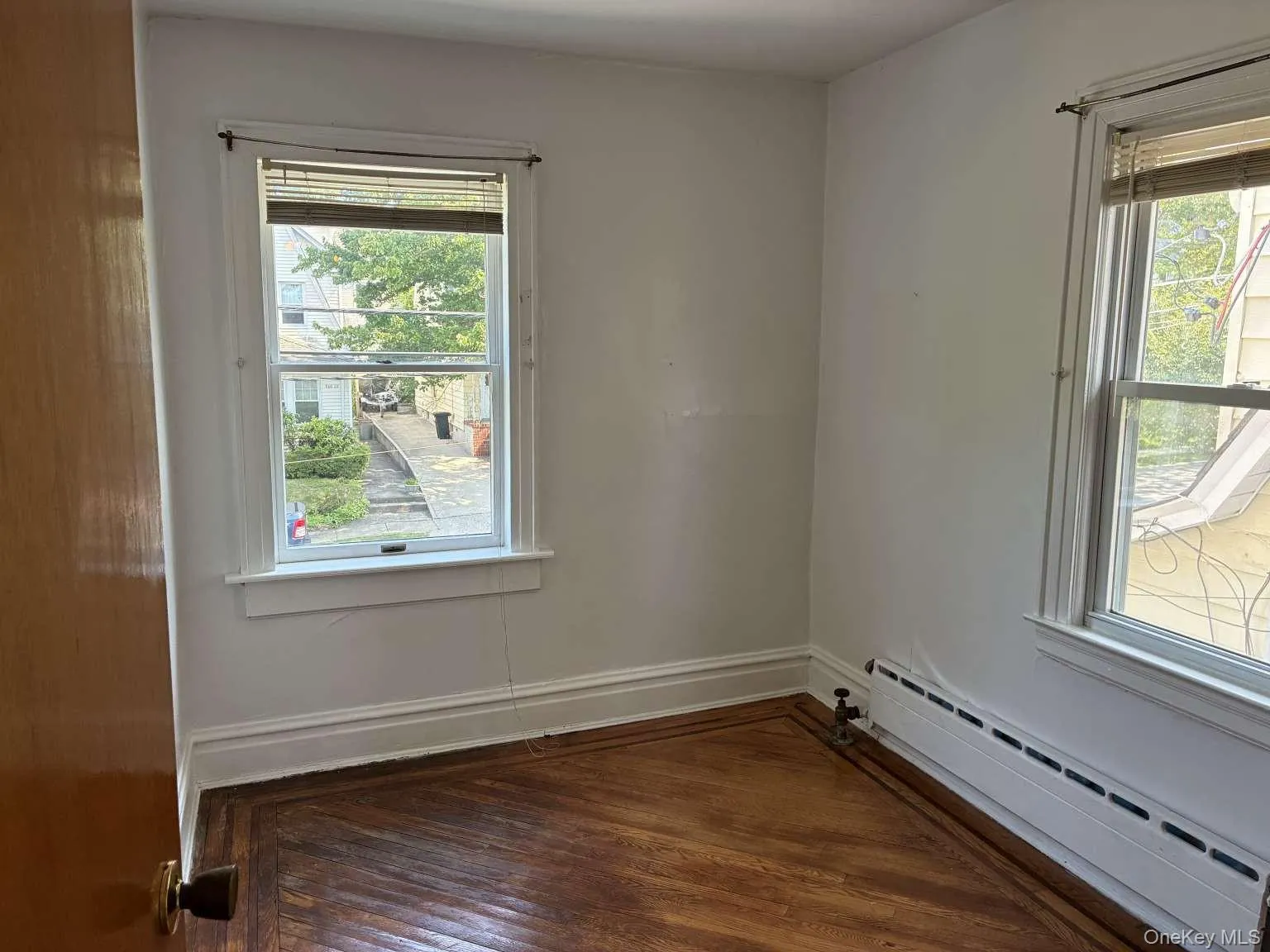 4634 Iris Lane, North Hempstead, NY, 3 Bedrooms Bedrooms, 6 Rooms Rooms,1 BathroomBathrooms,Residential,For Rent,Iris,0,1038351 4634 Iris Lane, North Hempstead, NY, 3 Bedrooms Bedrooms, 6 Rooms Rooms,1 BathroomBathrooms,Residential,For Rent,Iris,0,1038351