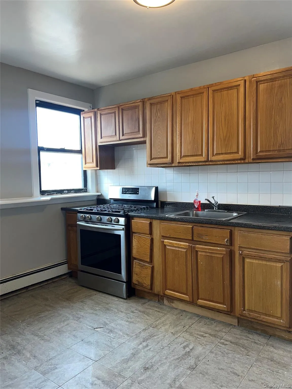 299 E. Third Street, Mount Vernon, NY, 3 Bedrooms Bedrooms, 5 Rooms Rooms,1 BathroomBathrooms,Residential Lease,For Rent,E. Third,0,1038355 299 E. Third Street, Mount Vernon, NY, 3 Bedrooms Bedrooms, 5 Rooms Rooms,1 BathroomBathrooms,Residential Lease,For Rent,E. Third,0,1038355