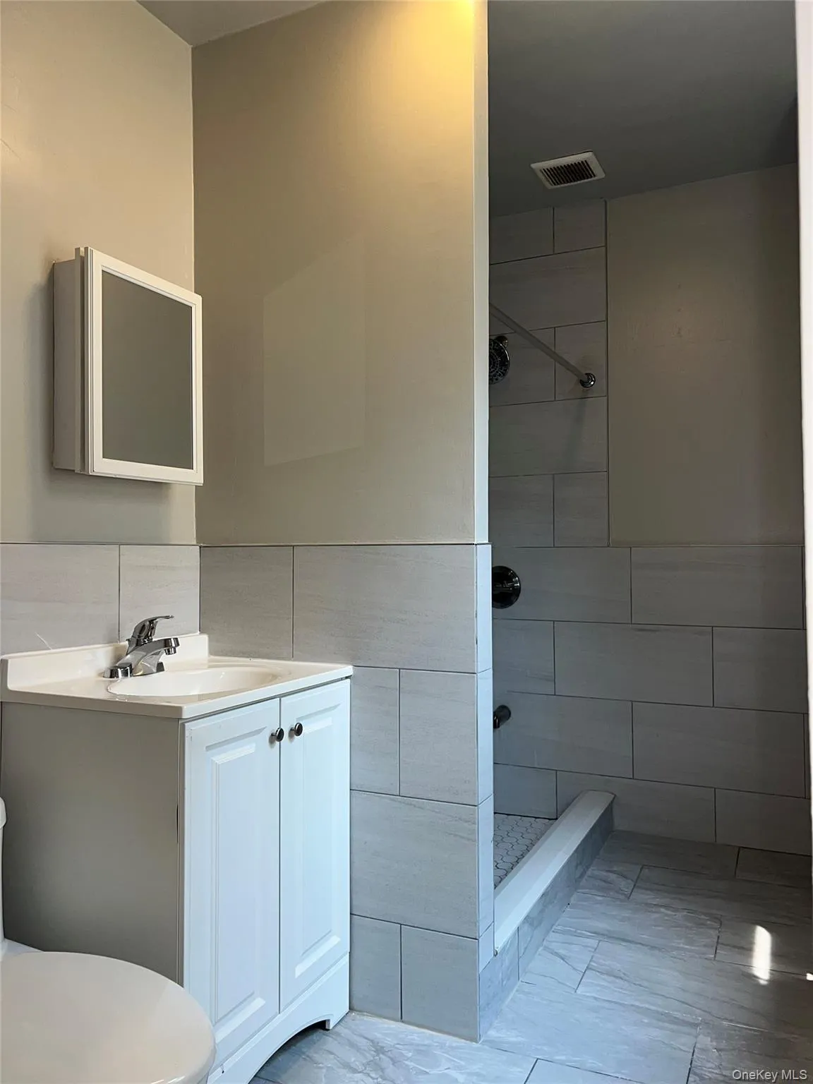 299 E. Third Street, Mount Vernon, NY, 3 Bedrooms Bedrooms, 5 Rooms Rooms,1 BathroomBathrooms,Residential Lease,For Rent,E. Third,0,1038355 299 E. Third Street, Mount Vernon, NY, 3 Bedrooms Bedrooms, 5 Rooms Rooms,1 BathroomBathrooms,Residential Lease,For Rent,E. Third,0,1038355