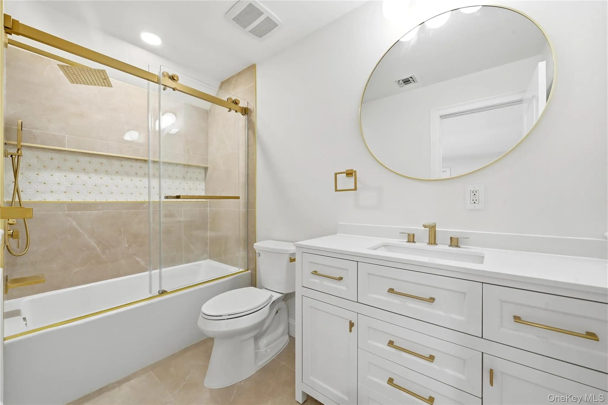 126 Old Field Road, Brookhaven, NY, 6 Bedrooms Bedrooms, 10 Rooms Rooms,6 BathroomsBathrooms,Residential,For Rent,Old Field,0,1038361 126 Old Field Road, Brookhaven, NY, 6 Bedrooms Bedrooms, 10 Rooms Rooms,6 BathroomsBathrooms,Residential,For Rent,Old Field,0,1038361