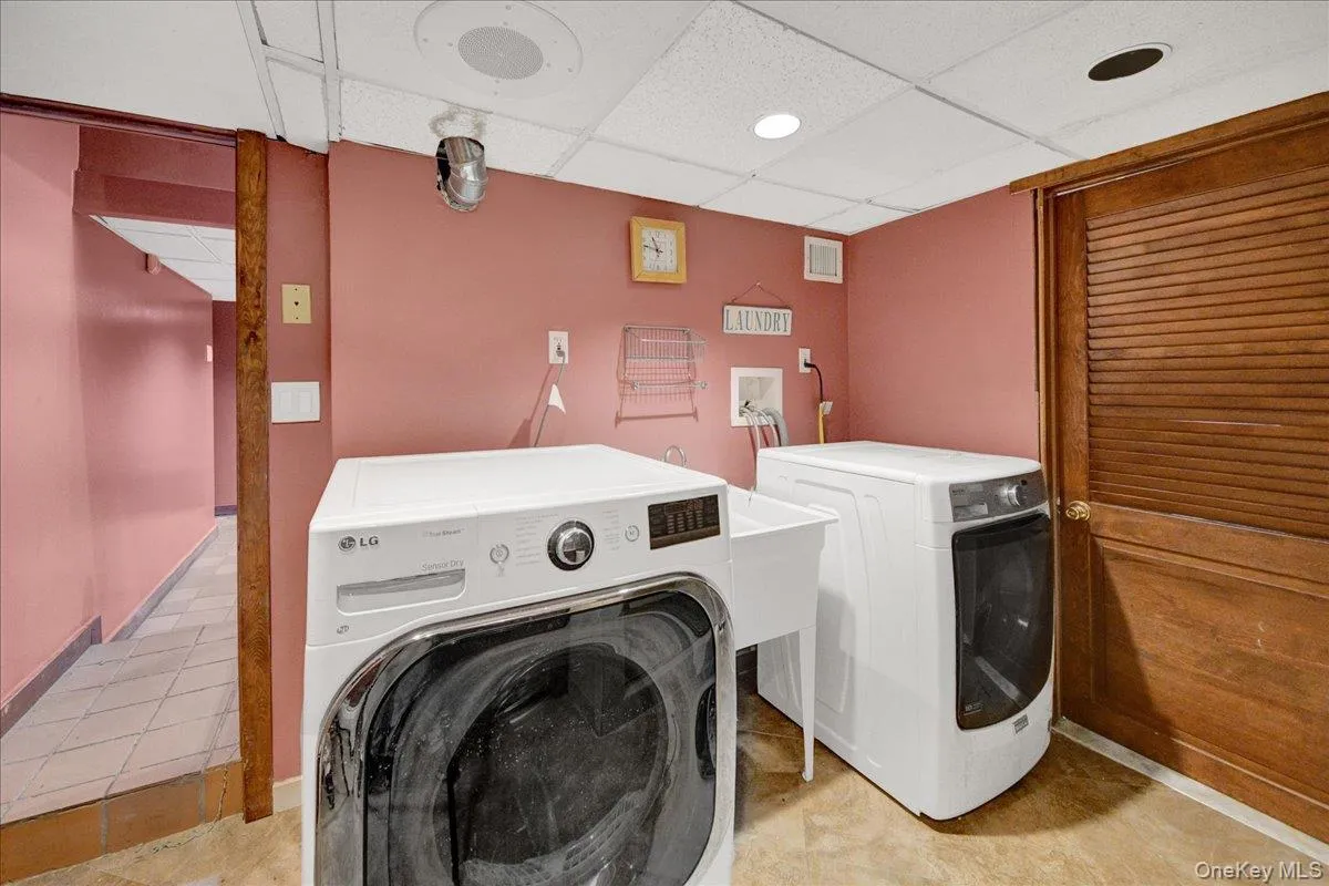 7 Denman Place, Mount Vernon, NY, 5 Bedrooms Bedrooms, 11 Rooms Rooms,4 BathroomsBathrooms,Residential,For Rent,Denman,0,1038366 7 Denman Place, Mount Vernon, NY, 5 Bedrooms Bedrooms, 11 Rooms Rooms,4 BathroomsBathrooms,Residential,For Rent,Denman,0,1038366