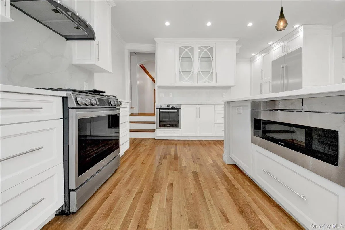 7 Denman Place, Mount Vernon, NY, 5 Bedrooms Bedrooms, 11 Rooms Rooms,4 BathroomsBathrooms,Residential,For Rent,Denman,0,1038366 7 Denman Place, Mount Vernon, NY, 5 Bedrooms Bedrooms, 11 Rooms Rooms,4 BathroomsBathrooms,Residential,For Rent,Denman,0,1038366