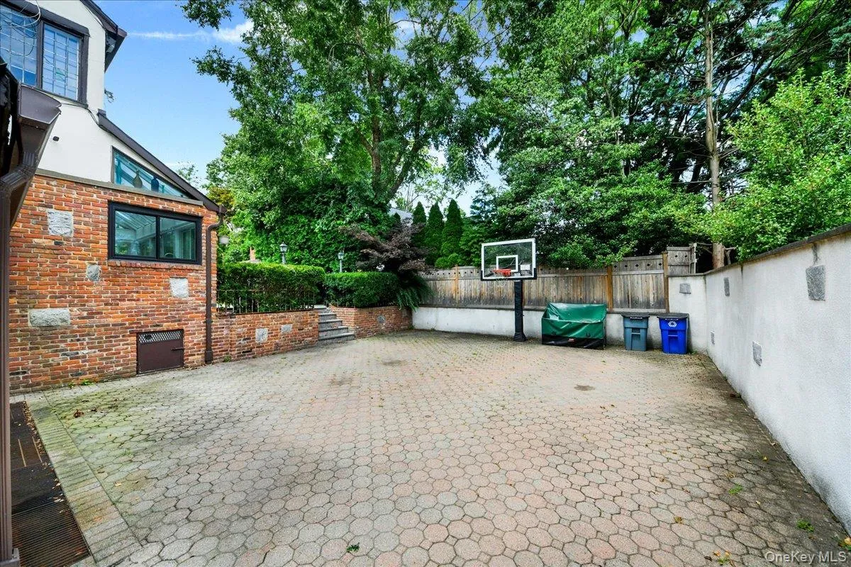7 Denman Place, Mount Vernon, NY, 5 Bedrooms Bedrooms, 11 Rooms Rooms,4 BathroomsBathrooms,Residential,For Rent,Denman,0,1038366 7 Denman Place, Mount Vernon, NY, 5 Bedrooms Bedrooms, 11 Rooms Rooms,4 BathroomsBathrooms,Residential,For Rent,Denman,0,1038366
