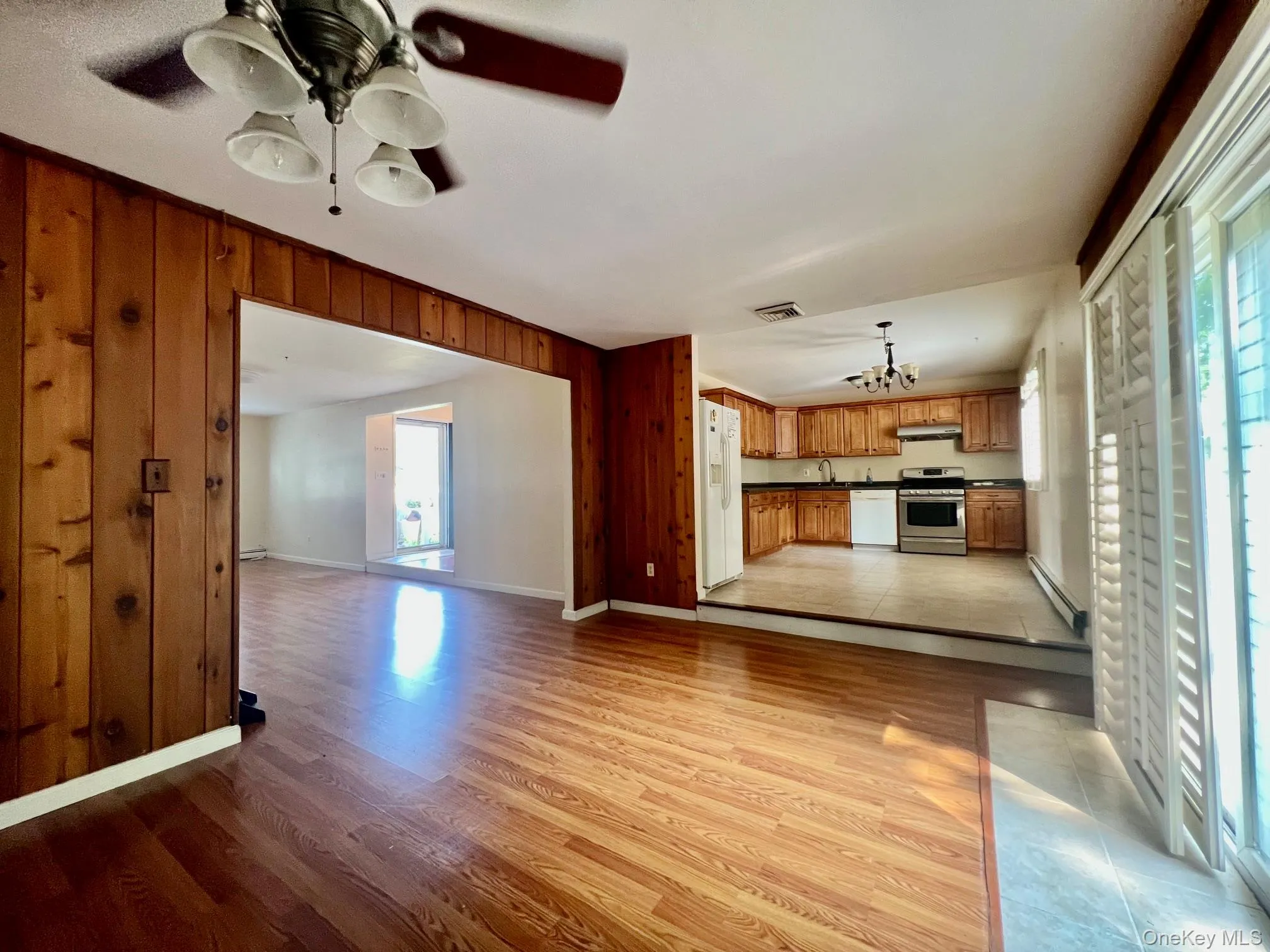 69 Bellwood Avenue, Brookhaven, NY, 3 Bedrooms Bedrooms, 5 Rooms Rooms,1 BathroomBathrooms,Residential Lease,For Rent,Bellwood,0,1038372 69 Bellwood Avenue, Brookhaven, NY, 3 Bedrooms Bedrooms, 5 Rooms Rooms,1 BathroomBathrooms,Residential Lease,For Rent,Bellwood,0,1038372