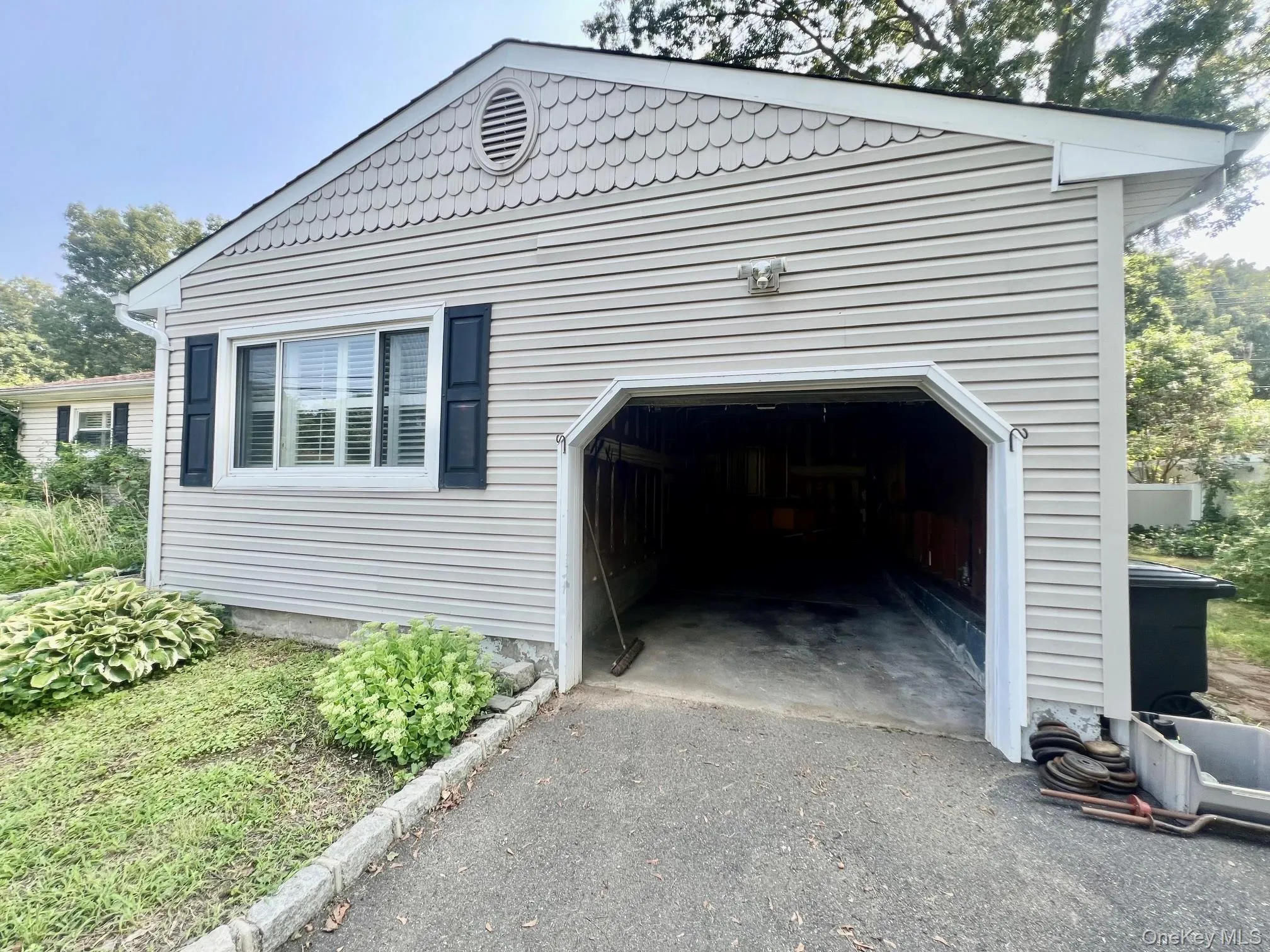 69 Bellwood Avenue, Brookhaven, NY, 3 Bedrooms Bedrooms, 5 Rooms Rooms,1 BathroomBathrooms,Residential Lease,For Rent,Bellwood,0,1038372 69 Bellwood Avenue, Brookhaven, NY, 3 Bedrooms Bedrooms, 5 Rooms Rooms,1 BathroomBathrooms,Residential Lease,For Rent,Bellwood,0,1038372