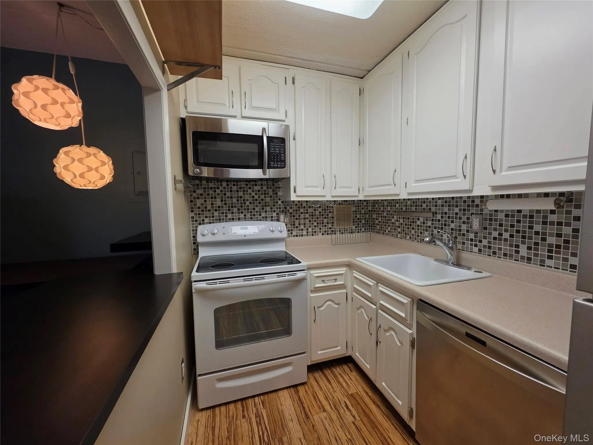 35 Park Avenue, Ramapo, NY, 1 Bedroom Bedrooms, 4 Rooms Rooms,1 BathroomBathrooms,Residential Lease,For Rent,Park,0,1038373 35 Park Avenue, Ramapo, NY, 1 Bedroom Bedrooms, 4 Rooms Rooms,1 BathroomBathrooms,Residential Lease,For Rent,Park,0,1038373