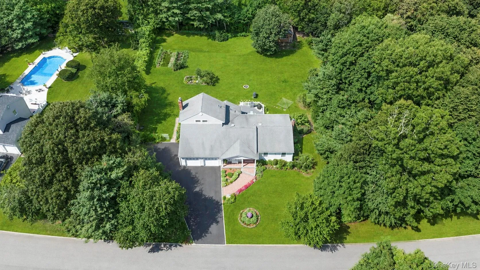 29 Niewood Drive, Brookhaven, NY, 4 Bedrooms Bedrooms, 10 Rooms Rooms,3 BathroomsBathrooms,Residential,For Rent,Niewood,0,1038374 29 Niewood Drive, Brookhaven, NY, 4 Bedrooms Bedrooms, 10 Rooms Rooms,3 BathroomsBathrooms,Residential,For Rent,Niewood,0,1038374